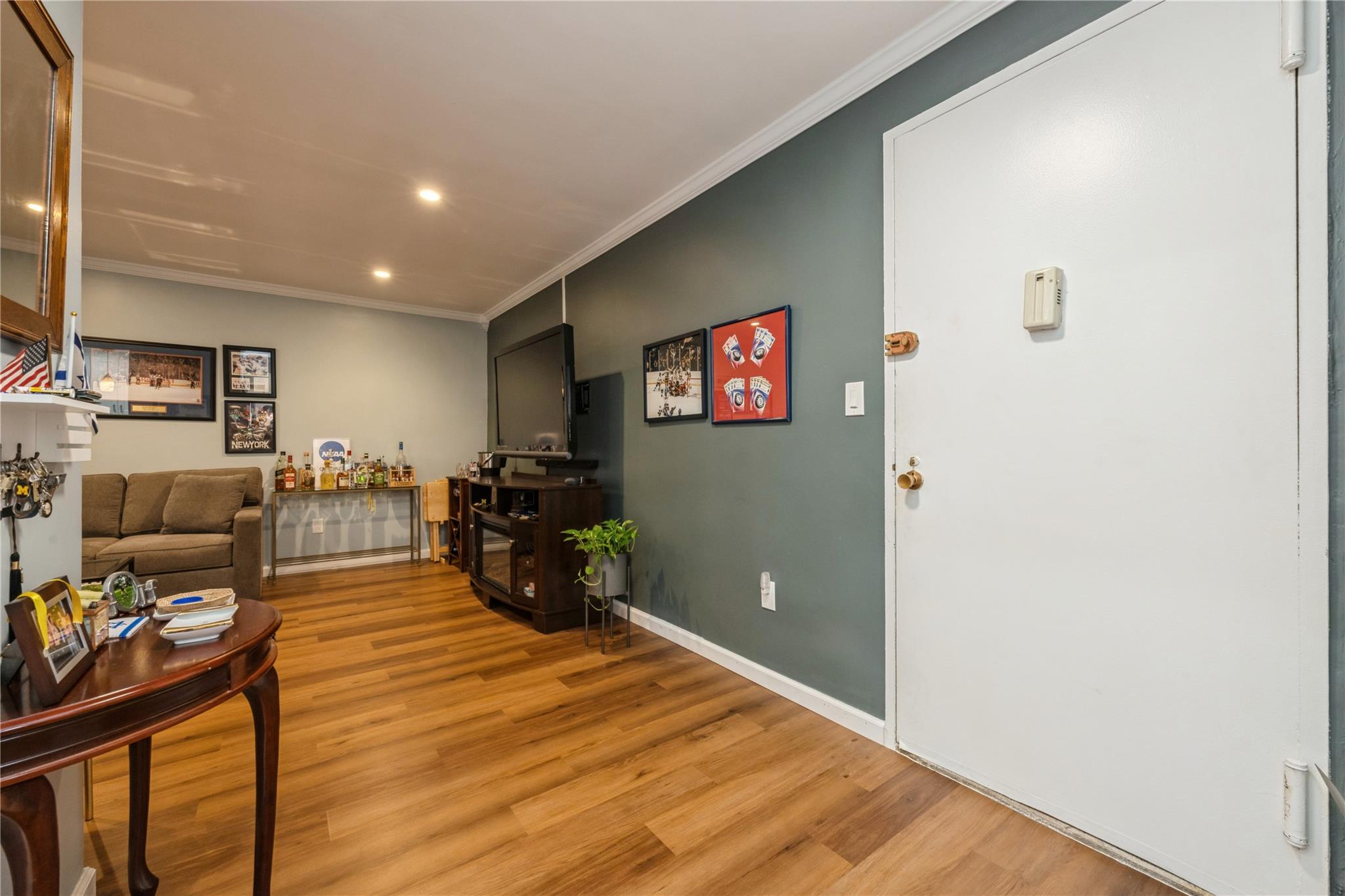 32 Pearsall Avenue # 1C, Glen Cove, NY 11542