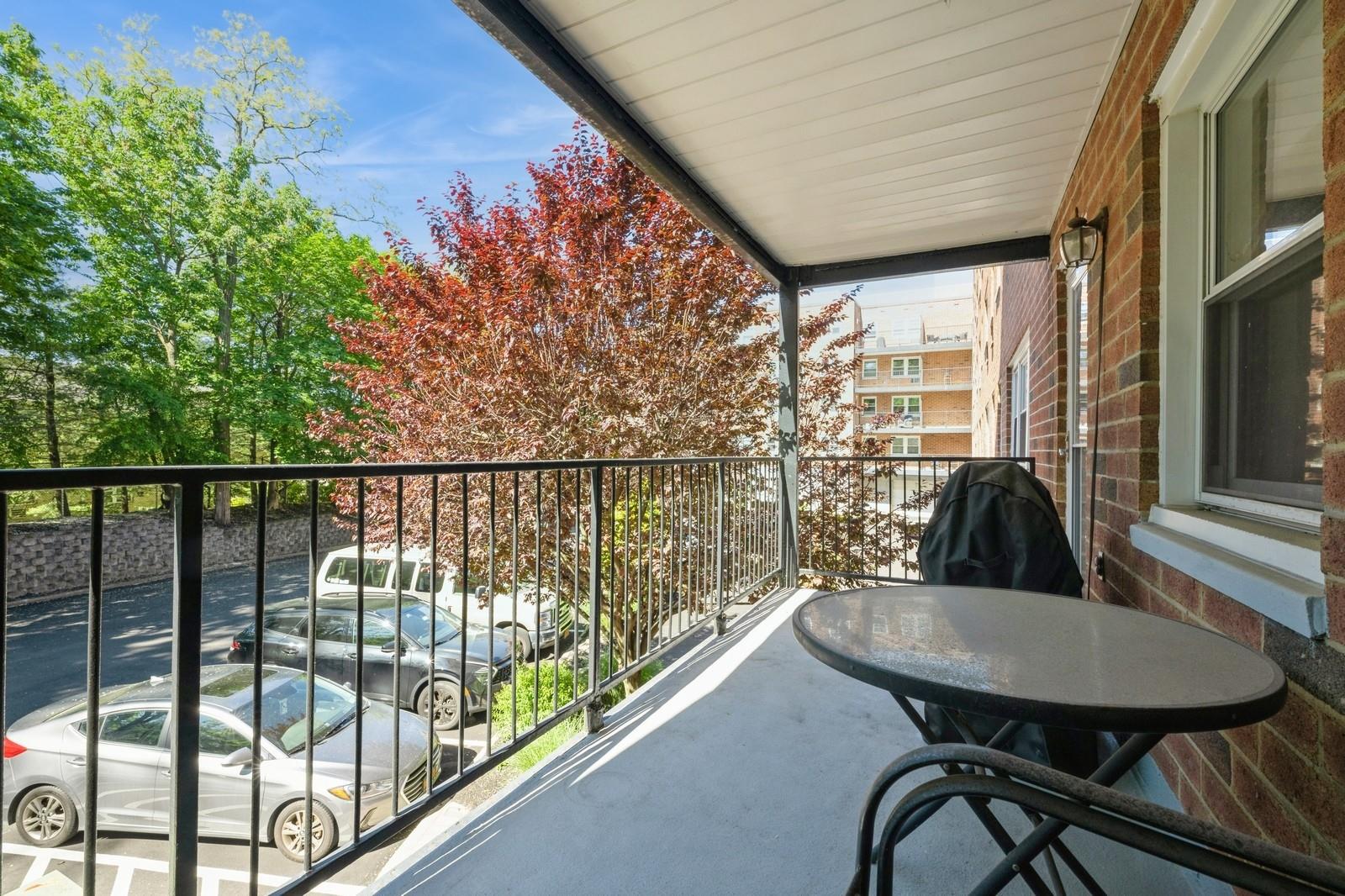 32 Pearsall Avenue # 1C, Glen Cove, NY 11542