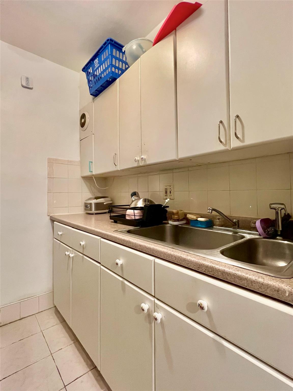 142-05 Roosevelt Avenue # 301, Flushing, NY 11354