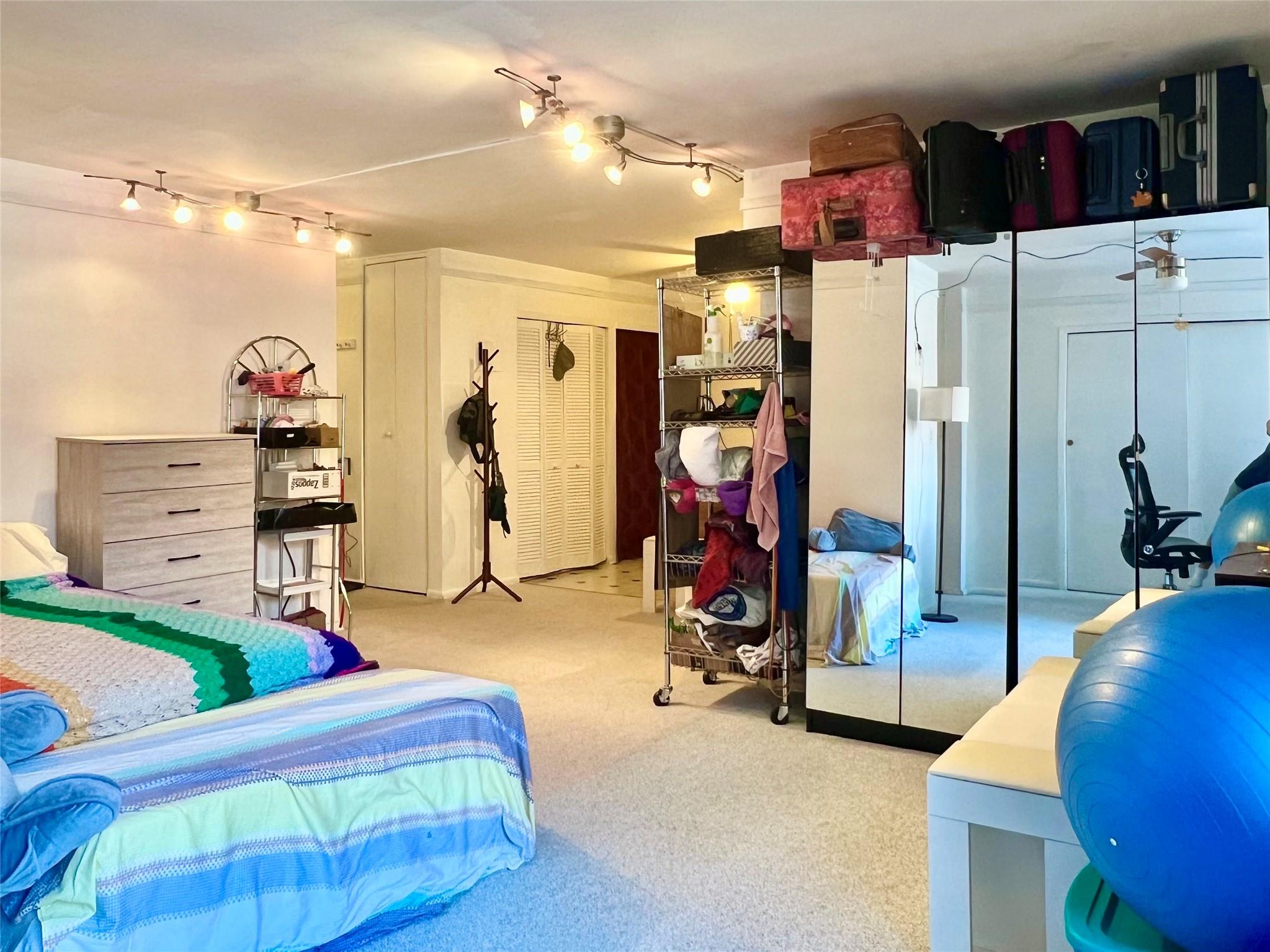 142-05 Roosevelt Avenue # 301, Flushing, NY 11354