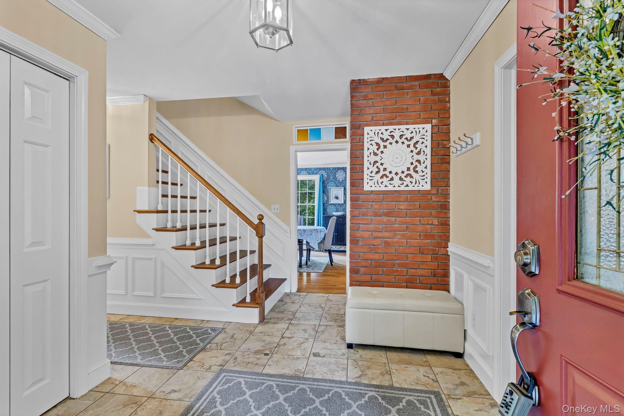 74 Vincent Lane, Stone Ridge, NY 12484