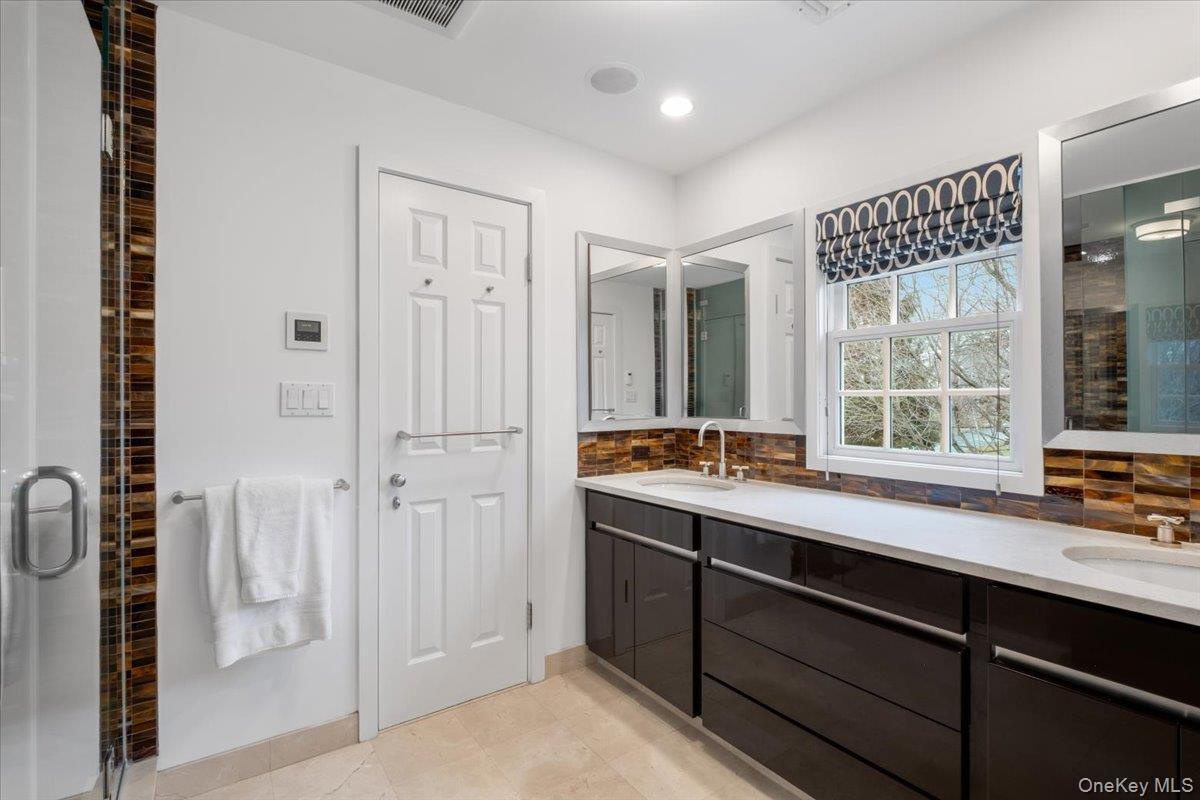 7 Meadow Place, Larchmont, NY 10538