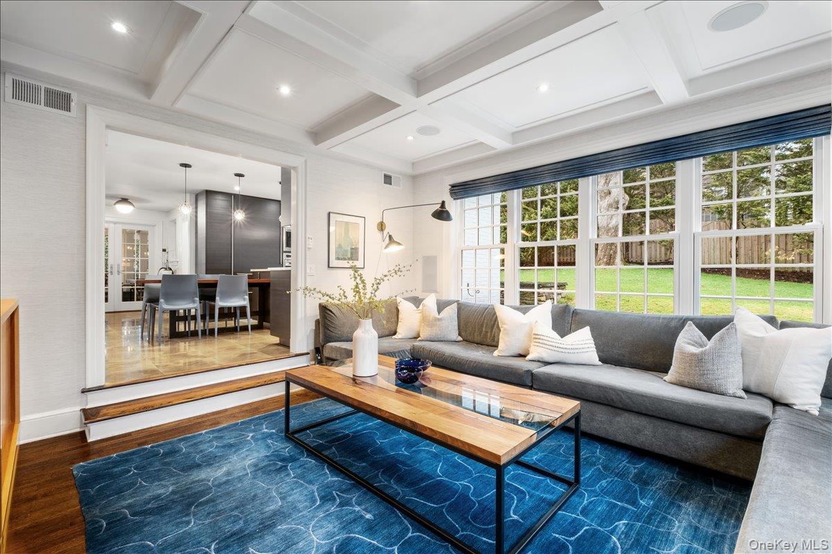 7 Meadow Place, Larchmont, NY 10538