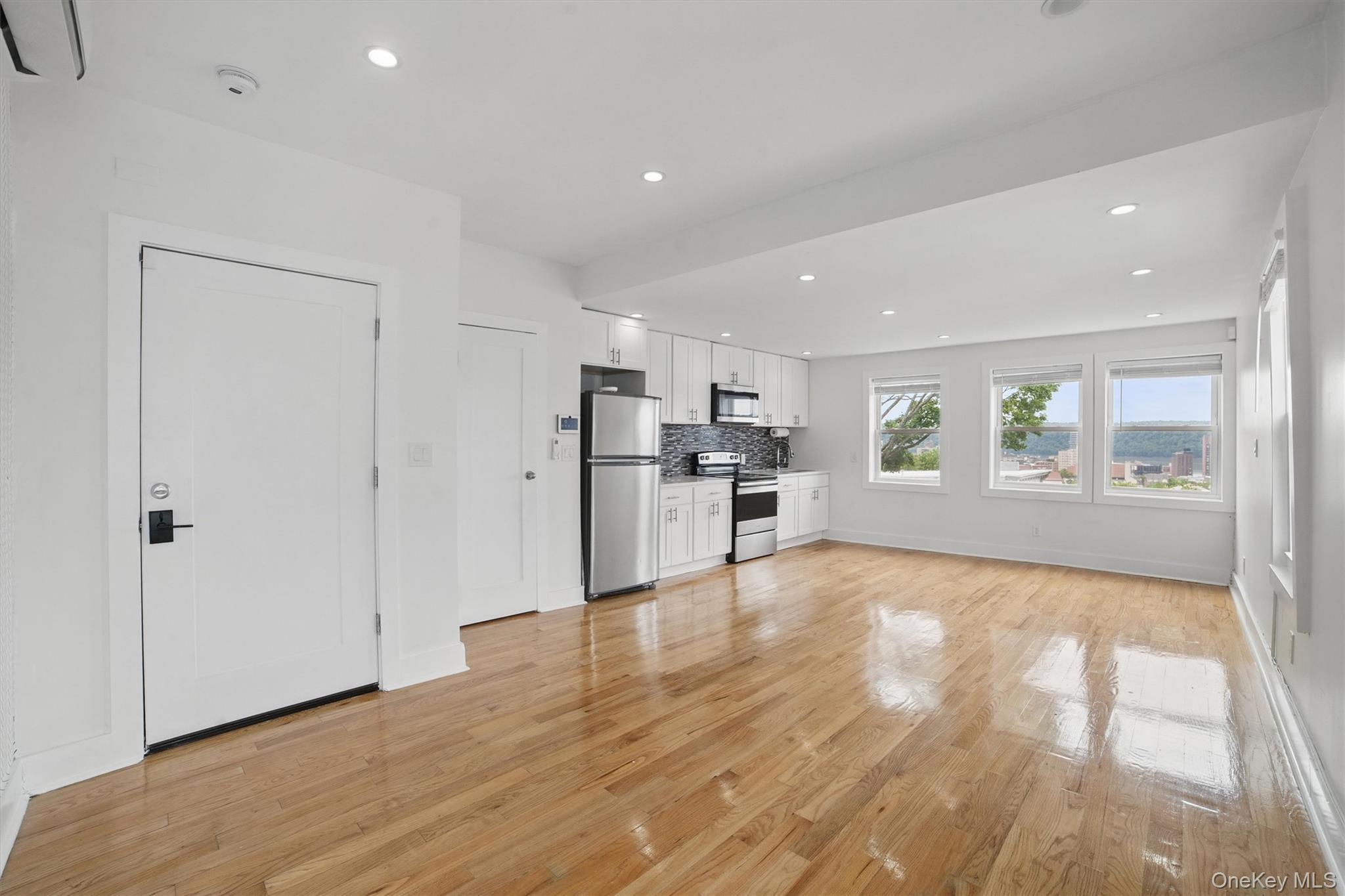 31 Van Cortlandt Park Avenue, Yonkers, NY 10701