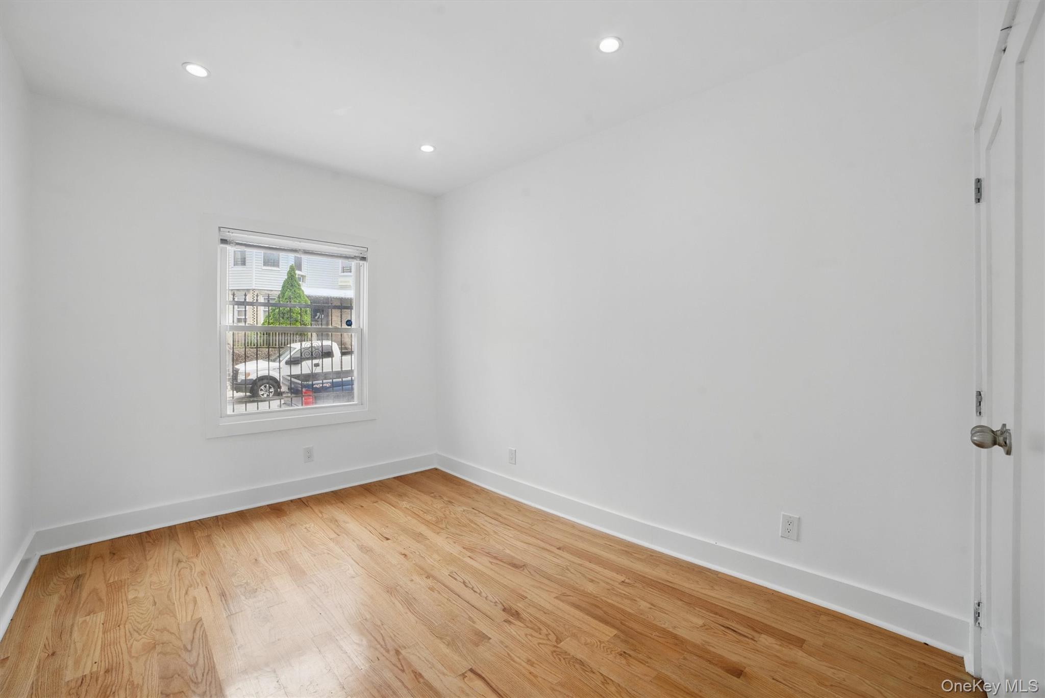 31 Van Cortlandt Park Avenue, Yonkers, NY 10701