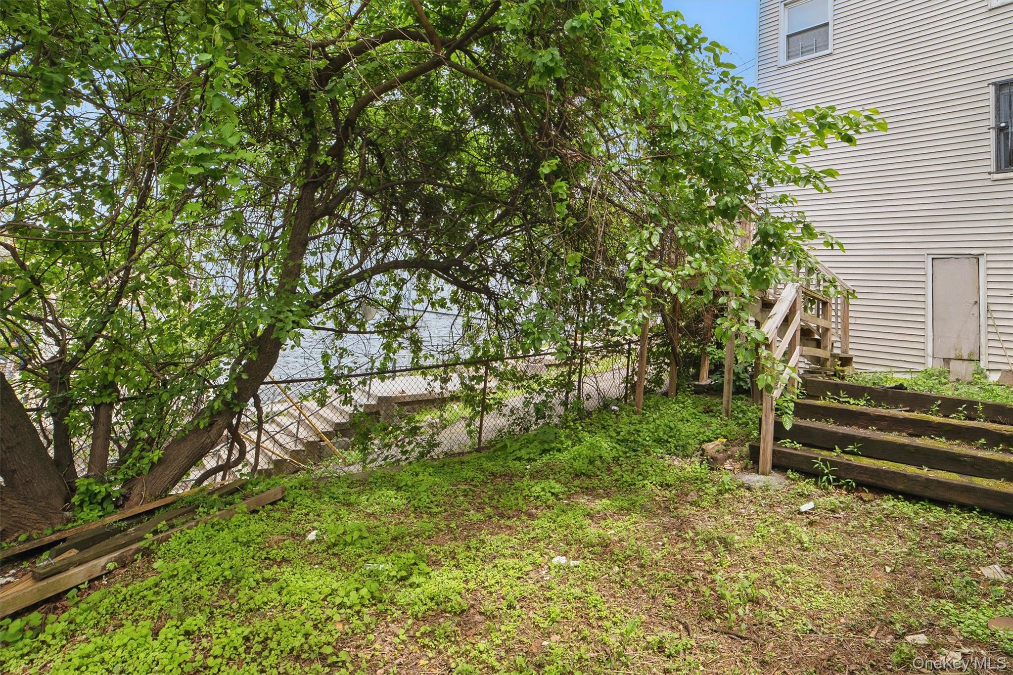 31 Van Cortlandt Park Avenue, Yonkers, NY 10701