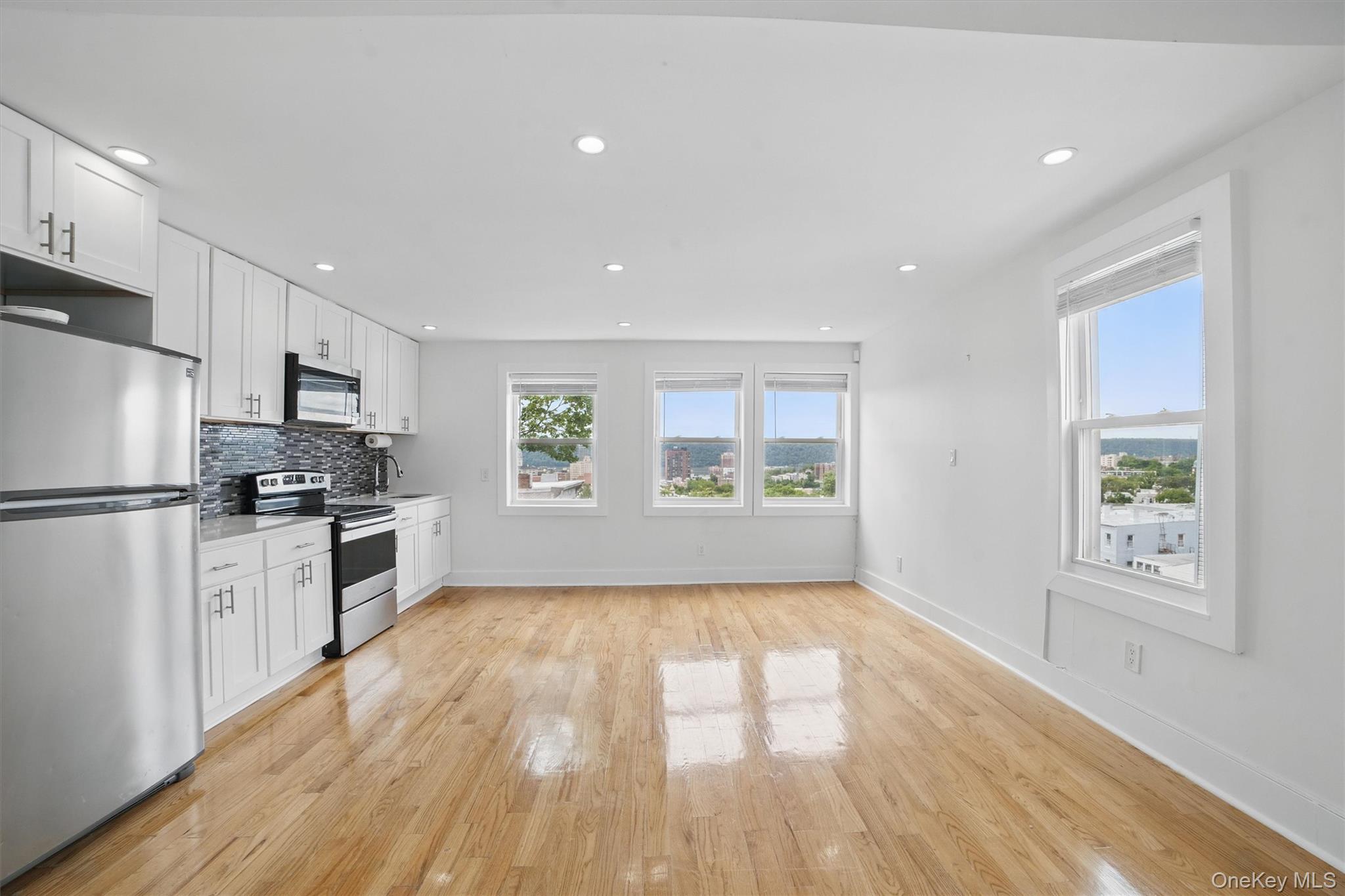 31 Van Cortlandt Park Avenue, Yonkers, NY 10701