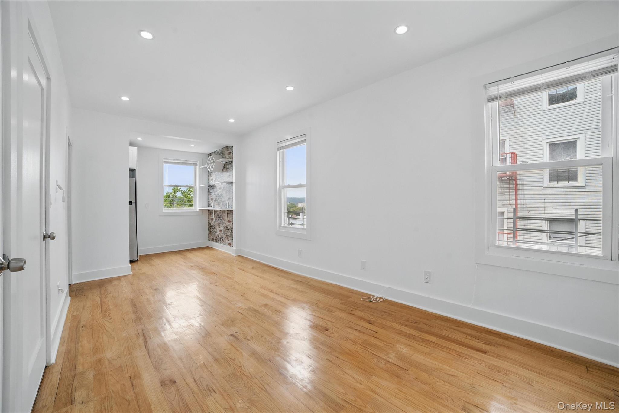 31 Van Cortlandt Park Avenue, Yonkers, NY 10701