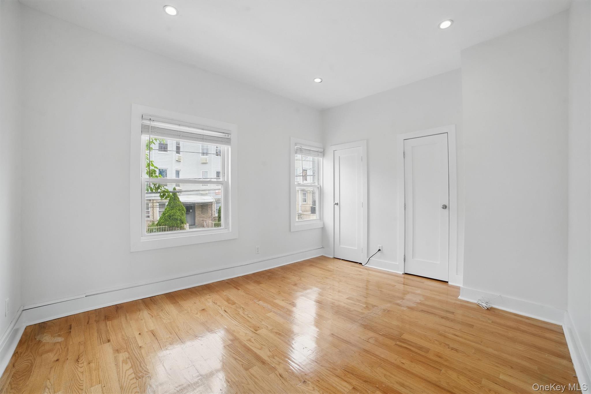 31 Van Cortlandt Park Avenue, Yonkers, NY 10701