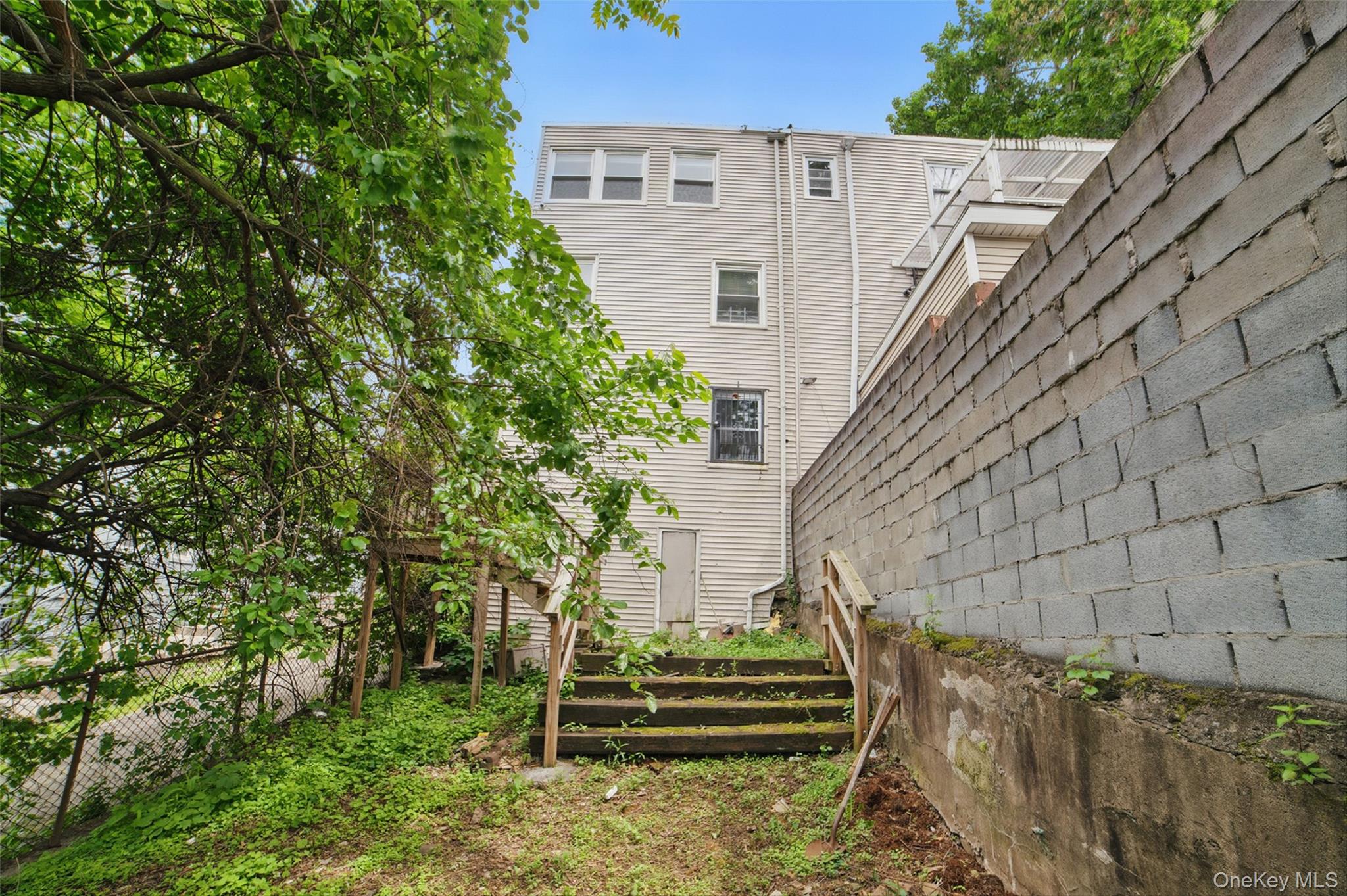 31 Van Cortlandt Park Avenue, Yonkers, NY 10701