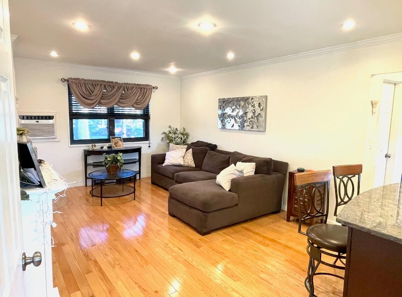 57-21 246 Crescent # 1FL, Douglaston, NY 11362