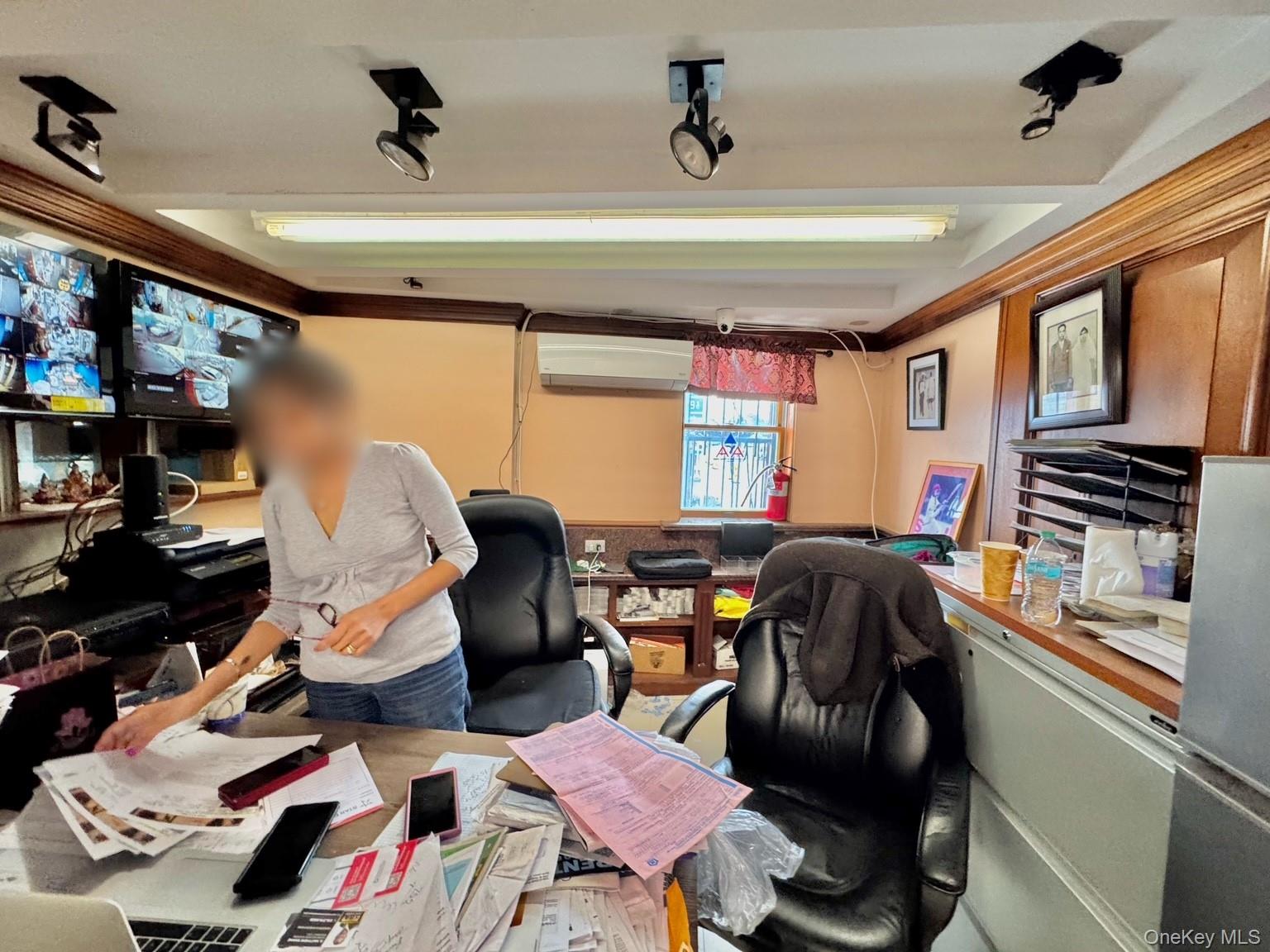 81 Sheridan Boulevard, Inwood, NY 11691