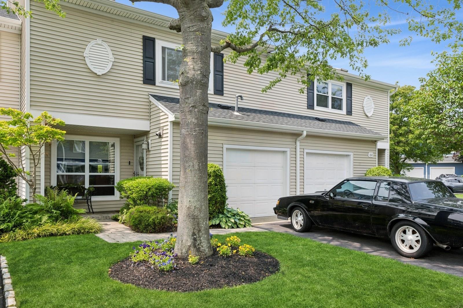 100 Baker Court # 63, Island Park, NY 11558