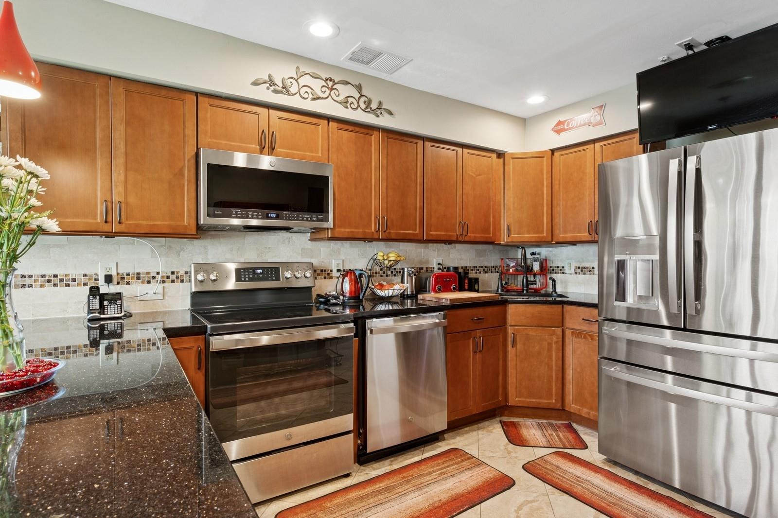 100 Baker Court # 63, Island Park, NY 11558