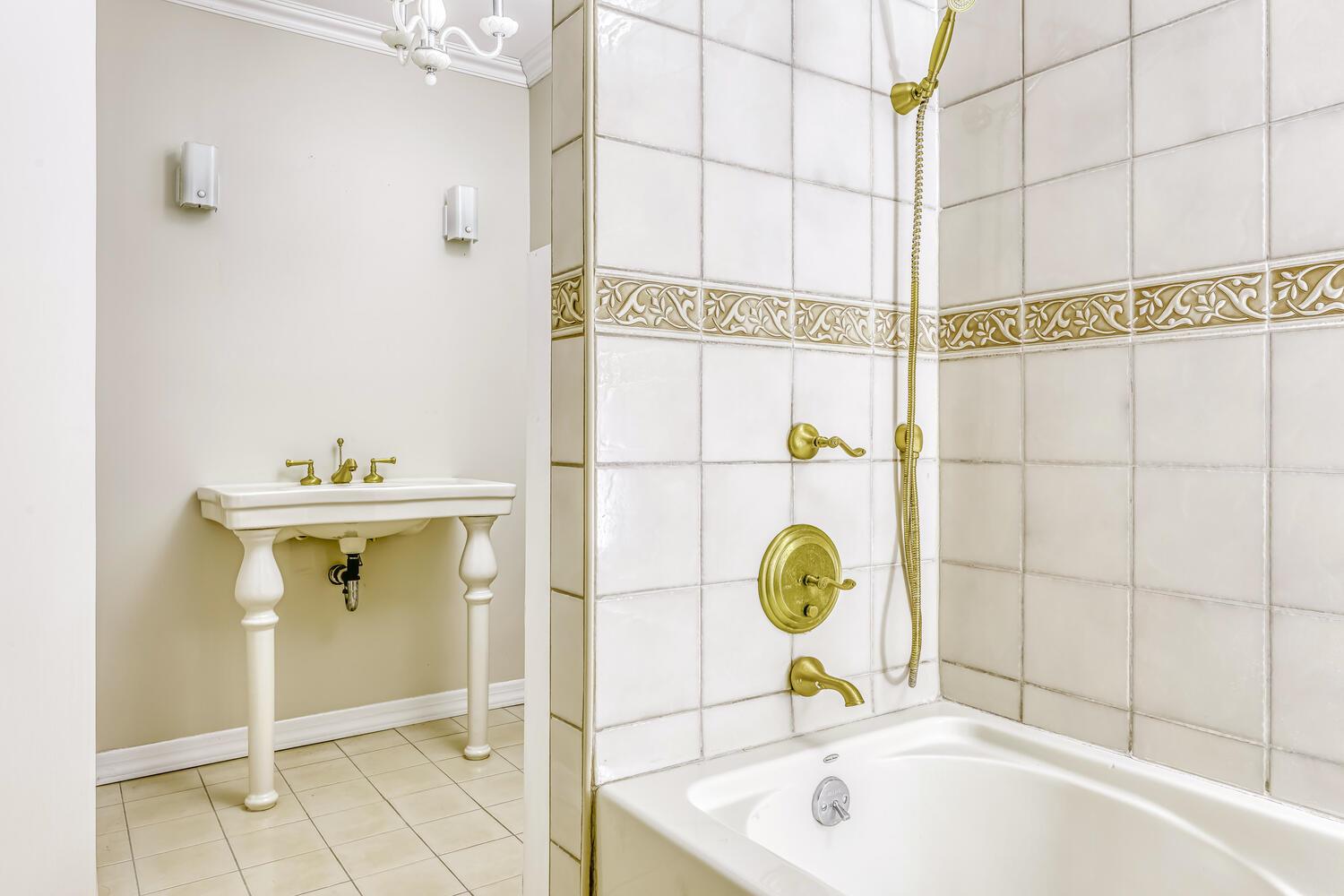 1 Lodi Lane, Monsey, NY 10952