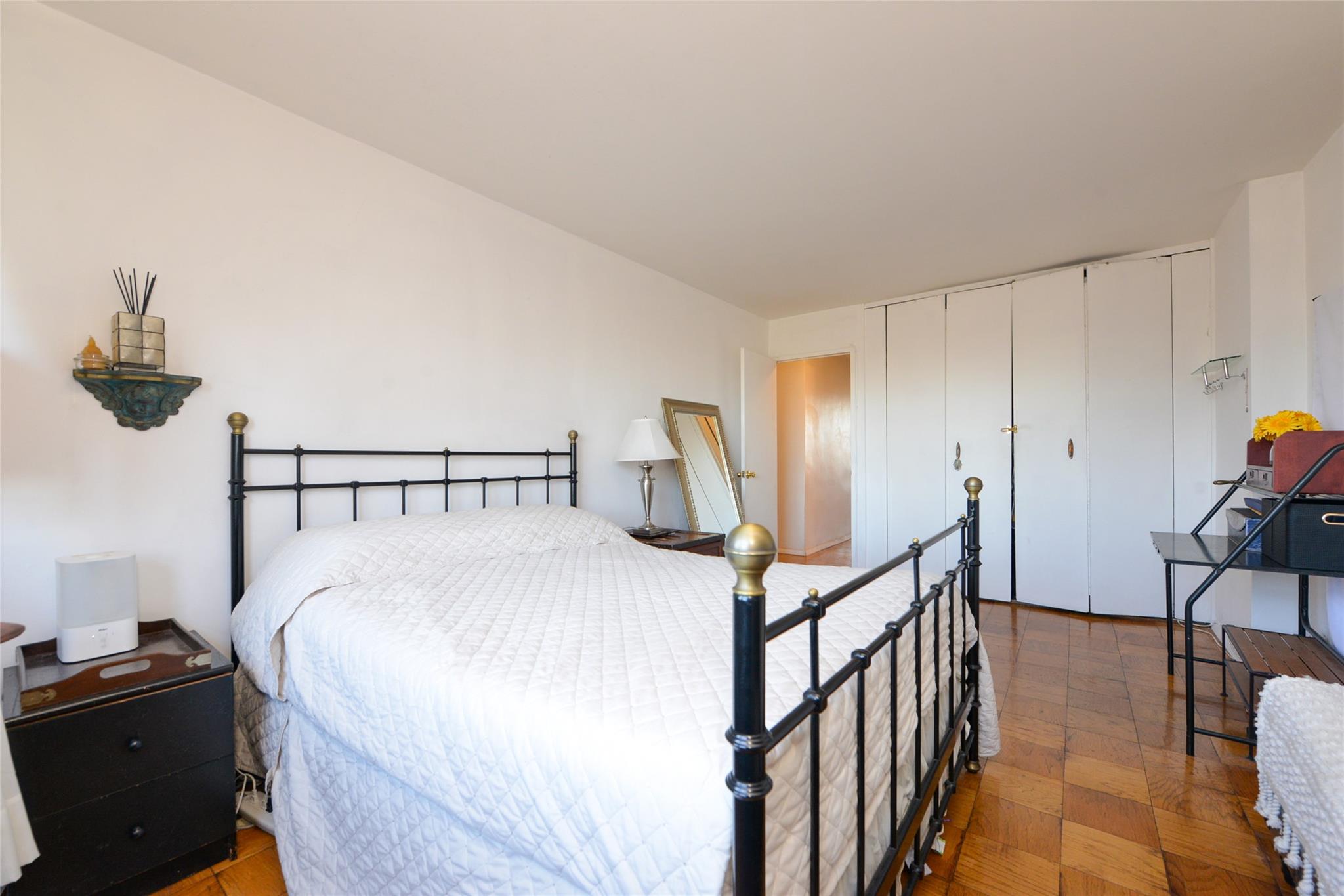 61-20 Grand Central Parkway # B 508, Forest Hills, NY 11375