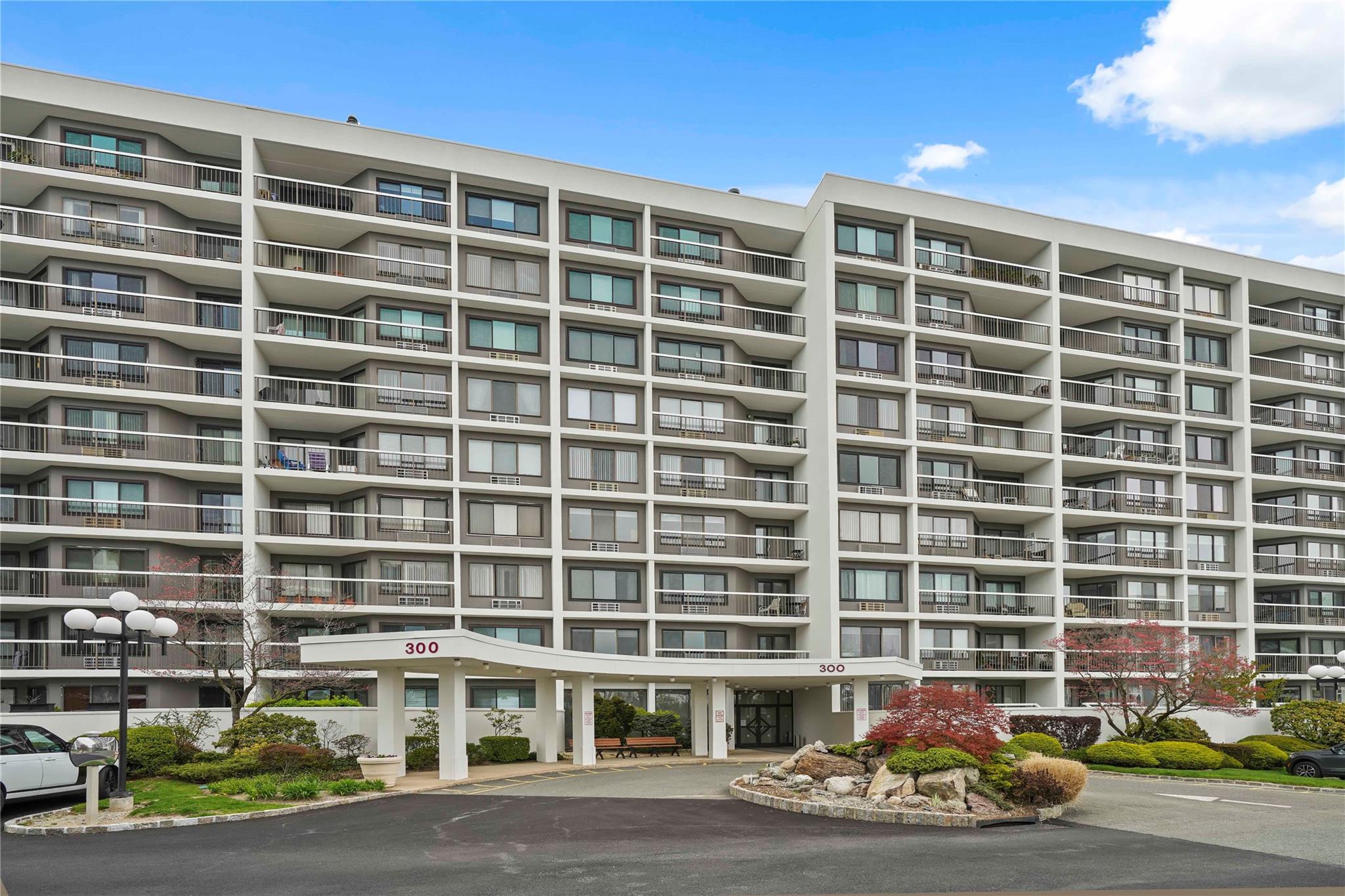 300 High Point Drive # 612, Hartsdale, NY 10530