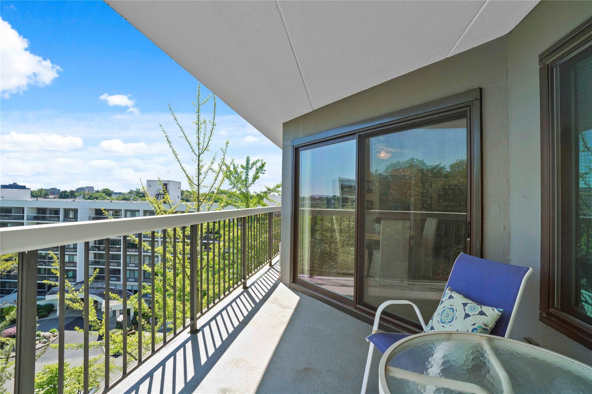 300 High Point Drive # 612, Hartsdale, NY 10530