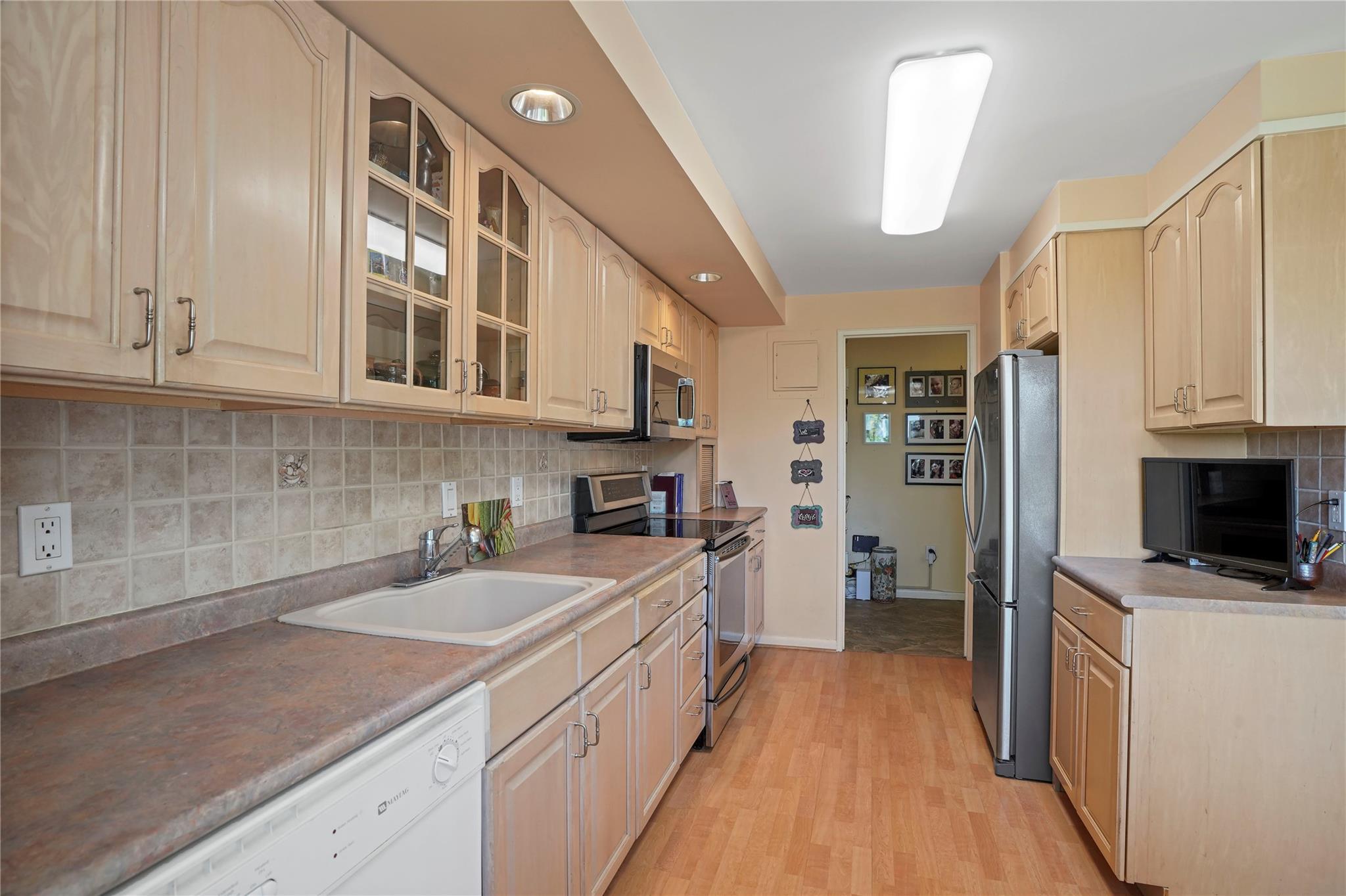 300 High Point Drive # 612, Hartsdale, NY 10530