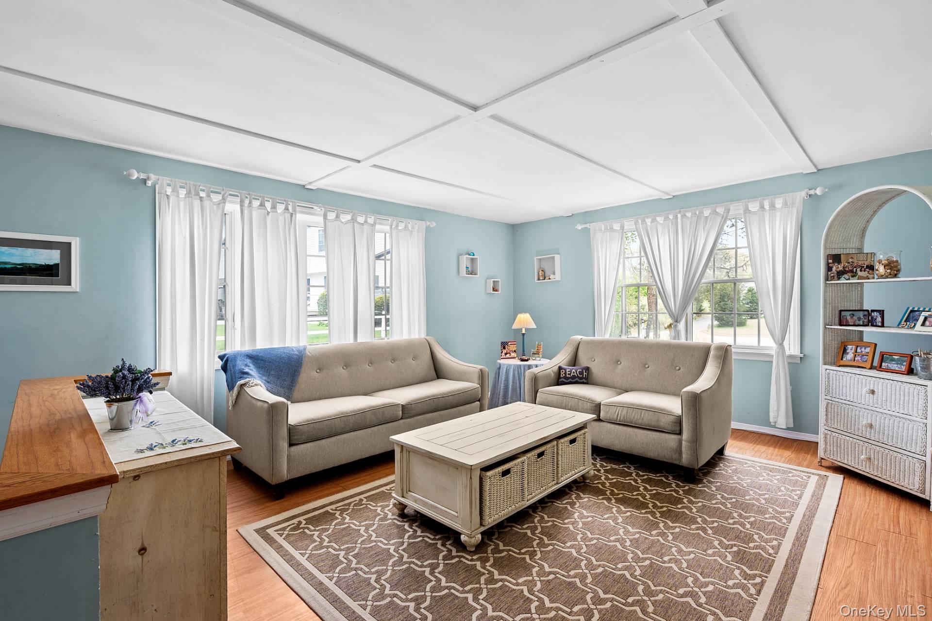 73 North Road, Hampton Bays, NY 11946