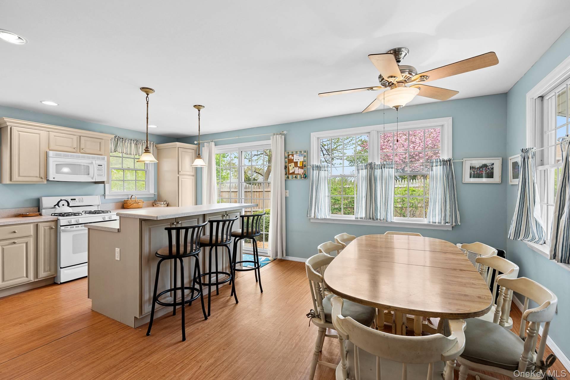 73 North Road, Hampton Bays, NY 11946