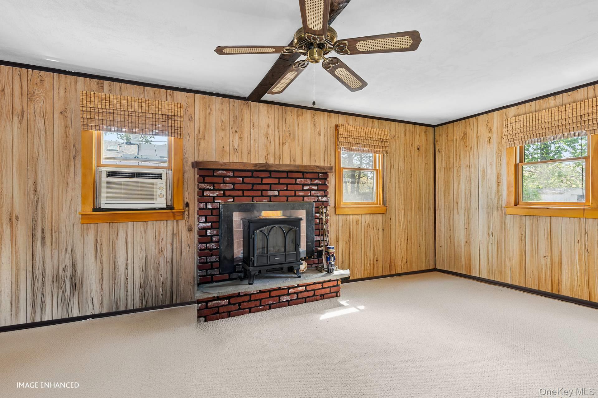 73 North Road, Hampton Bays, NY 11946