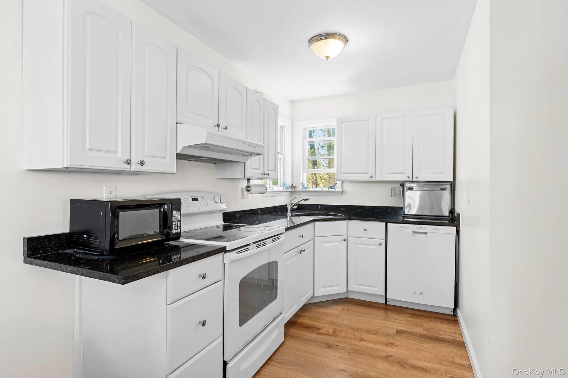 73 North Road, Hampton Bays, NY 11946