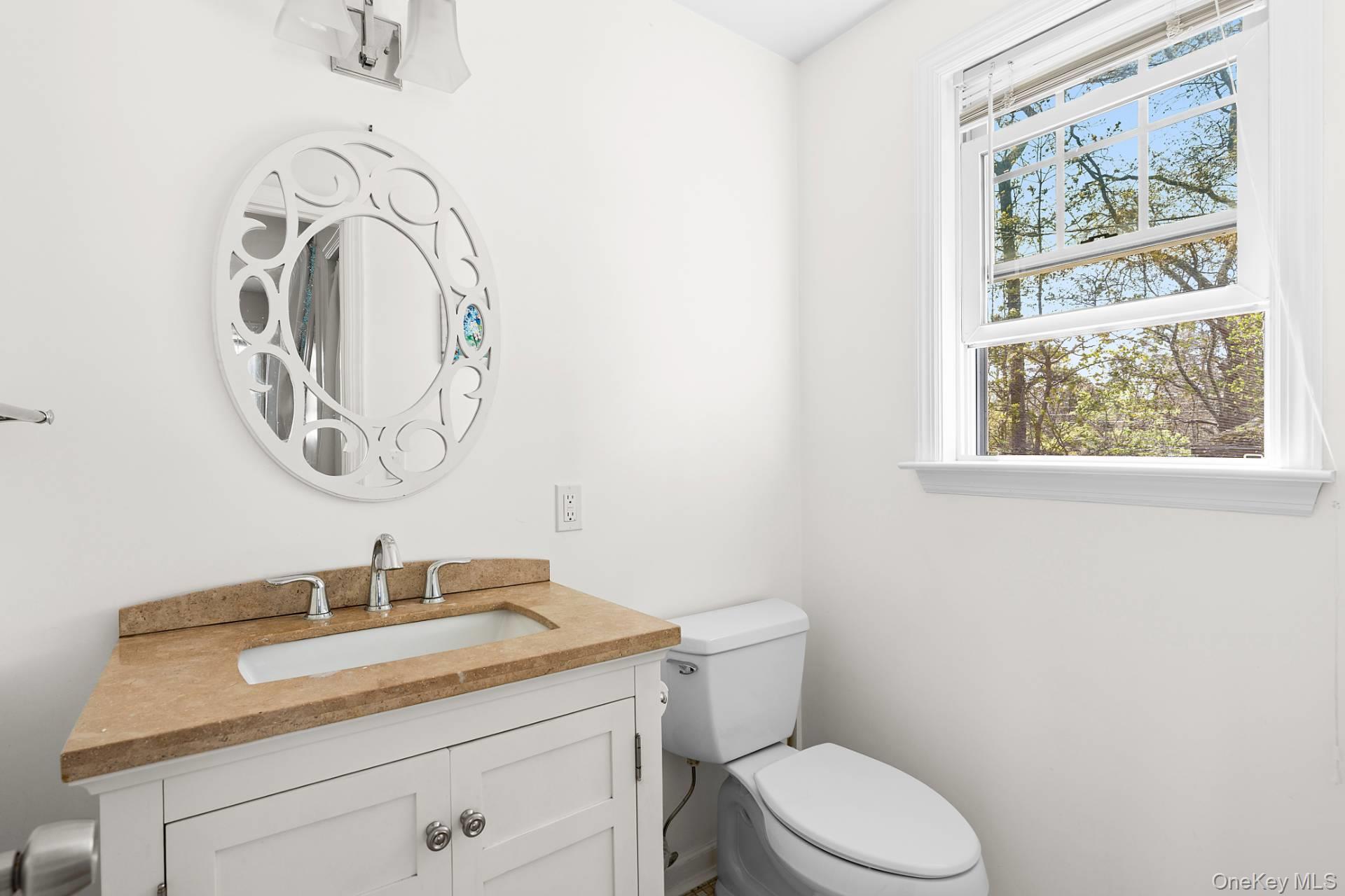 73 North Road, Hampton Bays, NY 11946