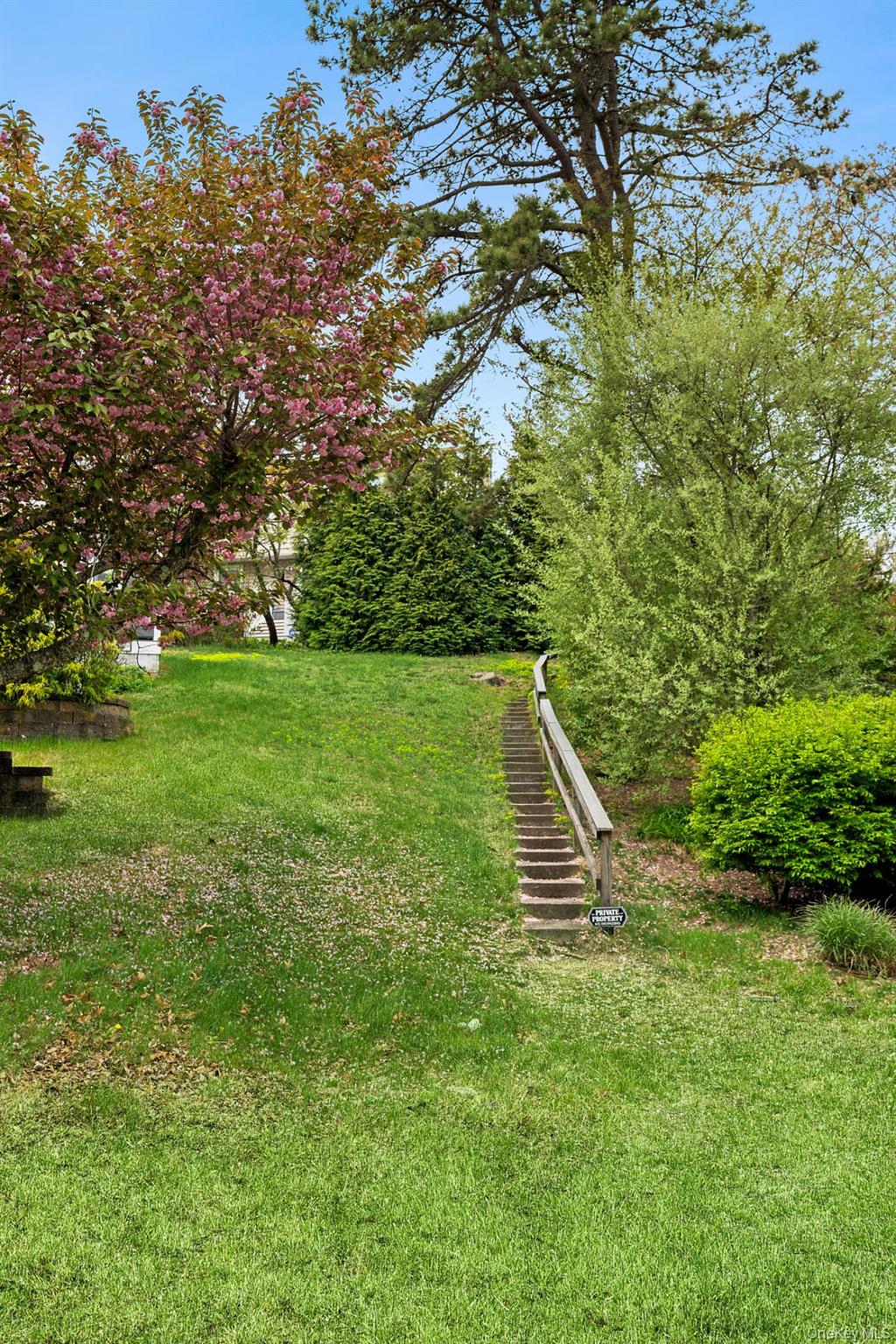 73 North Road, Hampton Bays, NY 11946