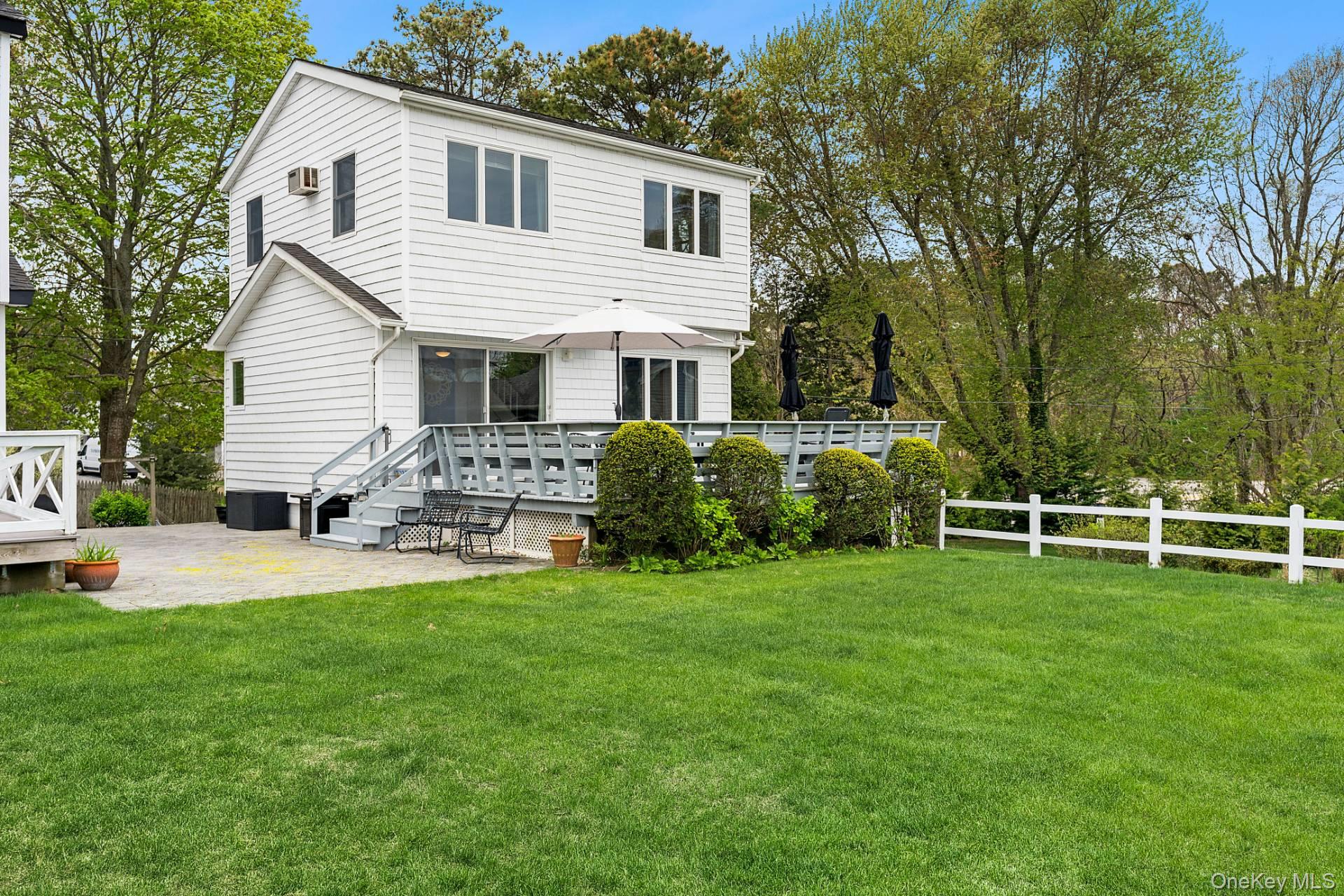 73 North Road, Hampton Bays, NY 11946