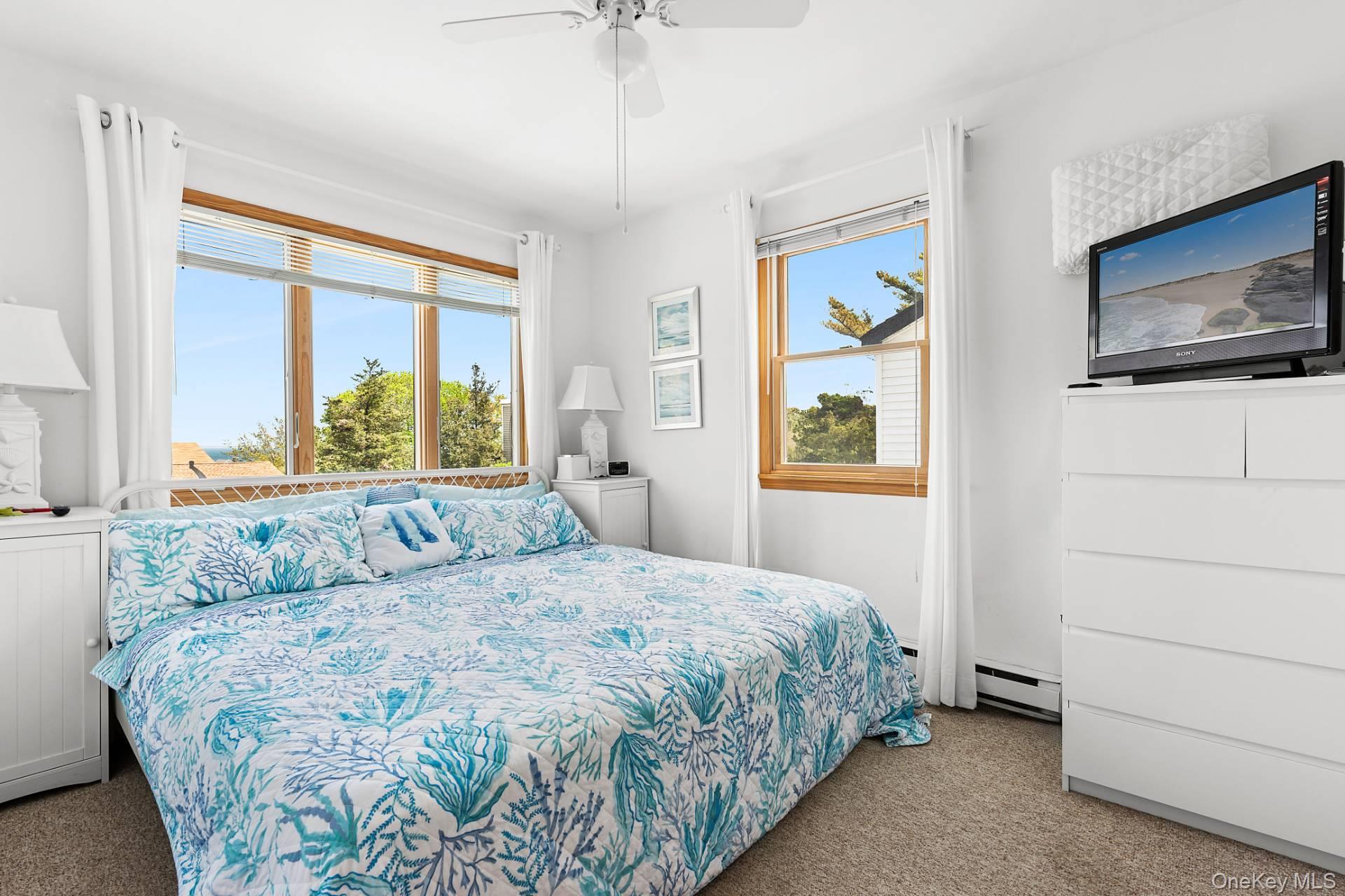 73 North Road, Hampton Bays, NY 11946