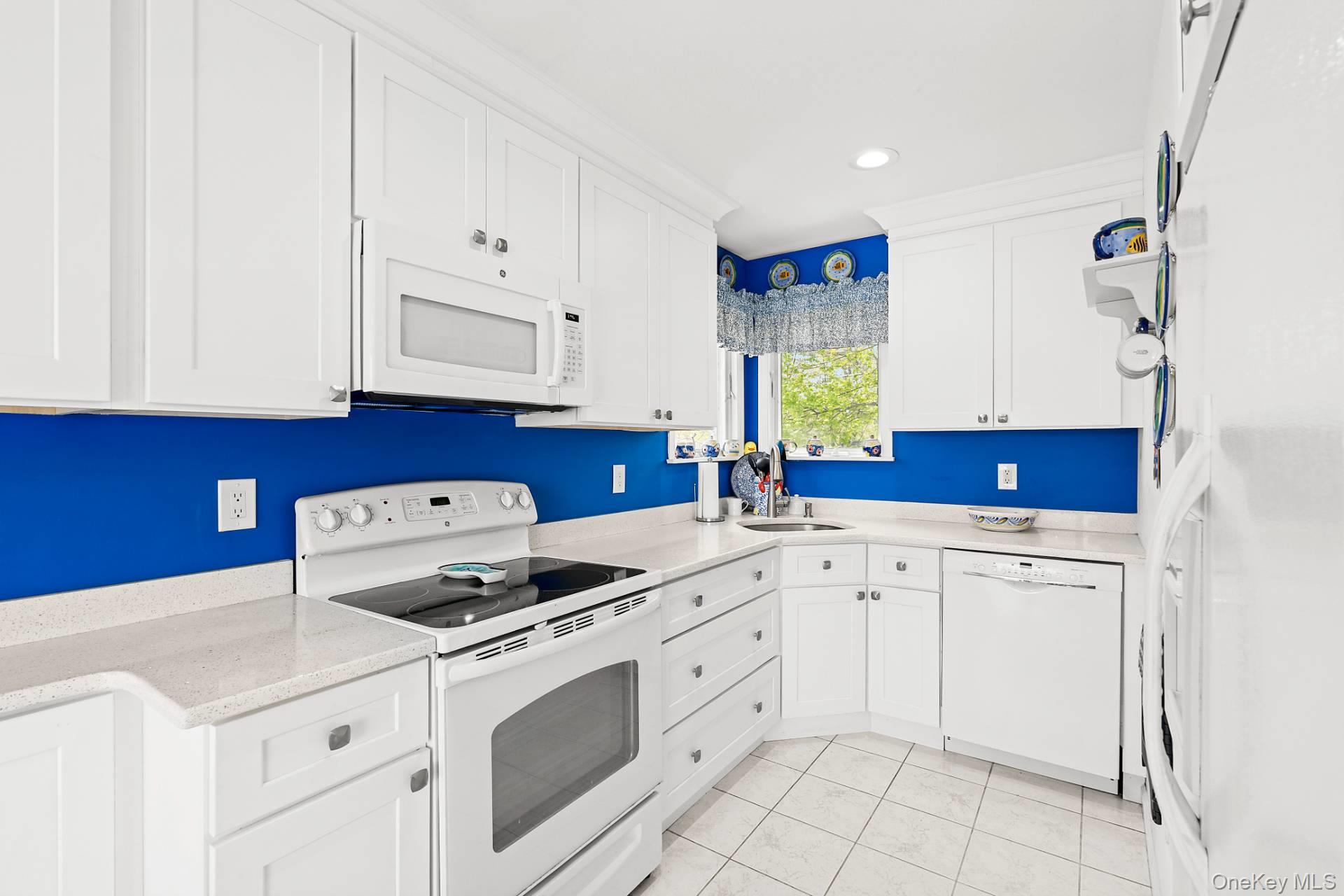 73 North Road, Hampton Bays, NY 11946