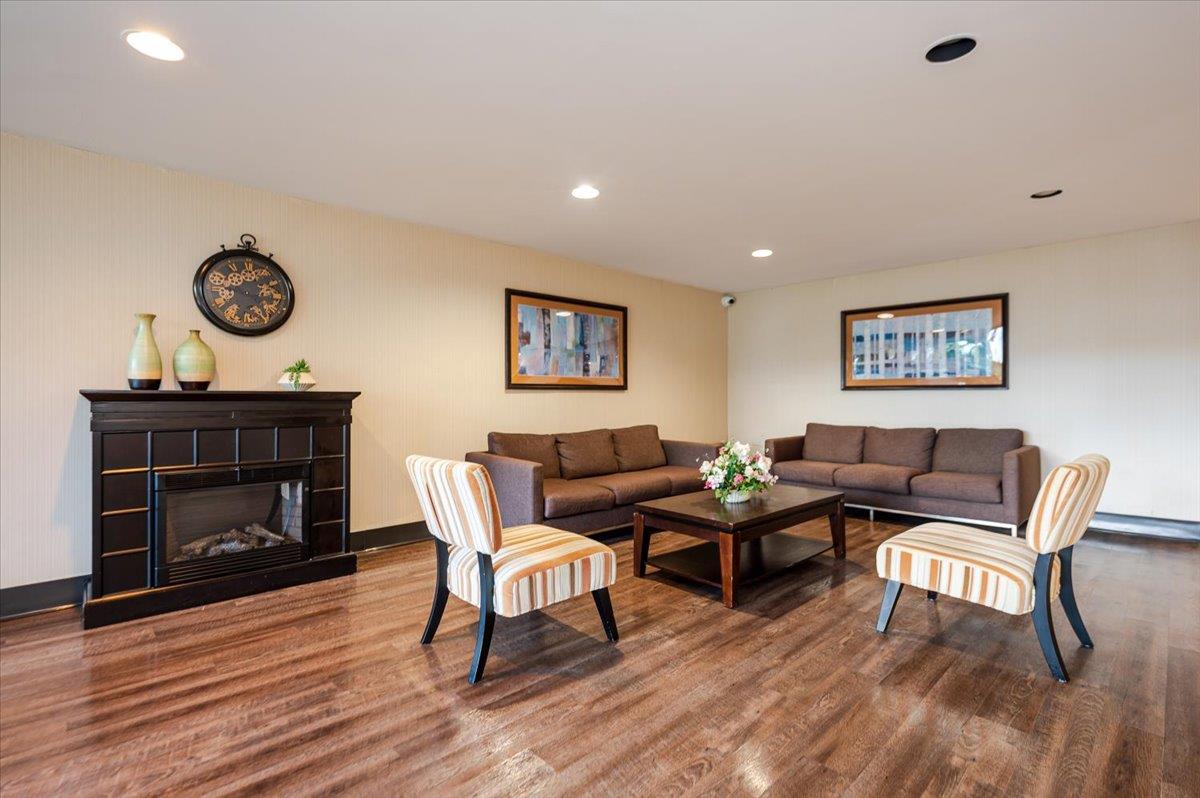 16 Main Street # 3Y, East Rockaway, NY 11518