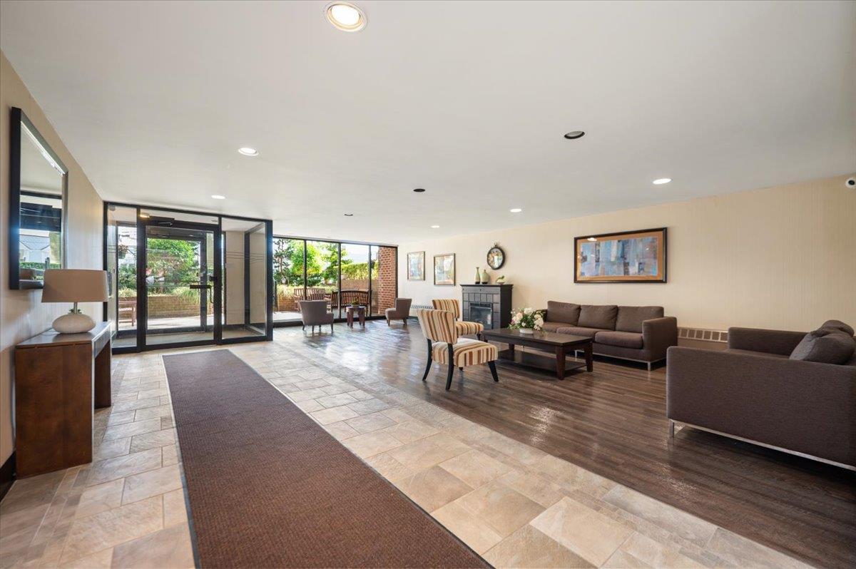 16 Main Street # 3Y, East Rockaway, NY 11518