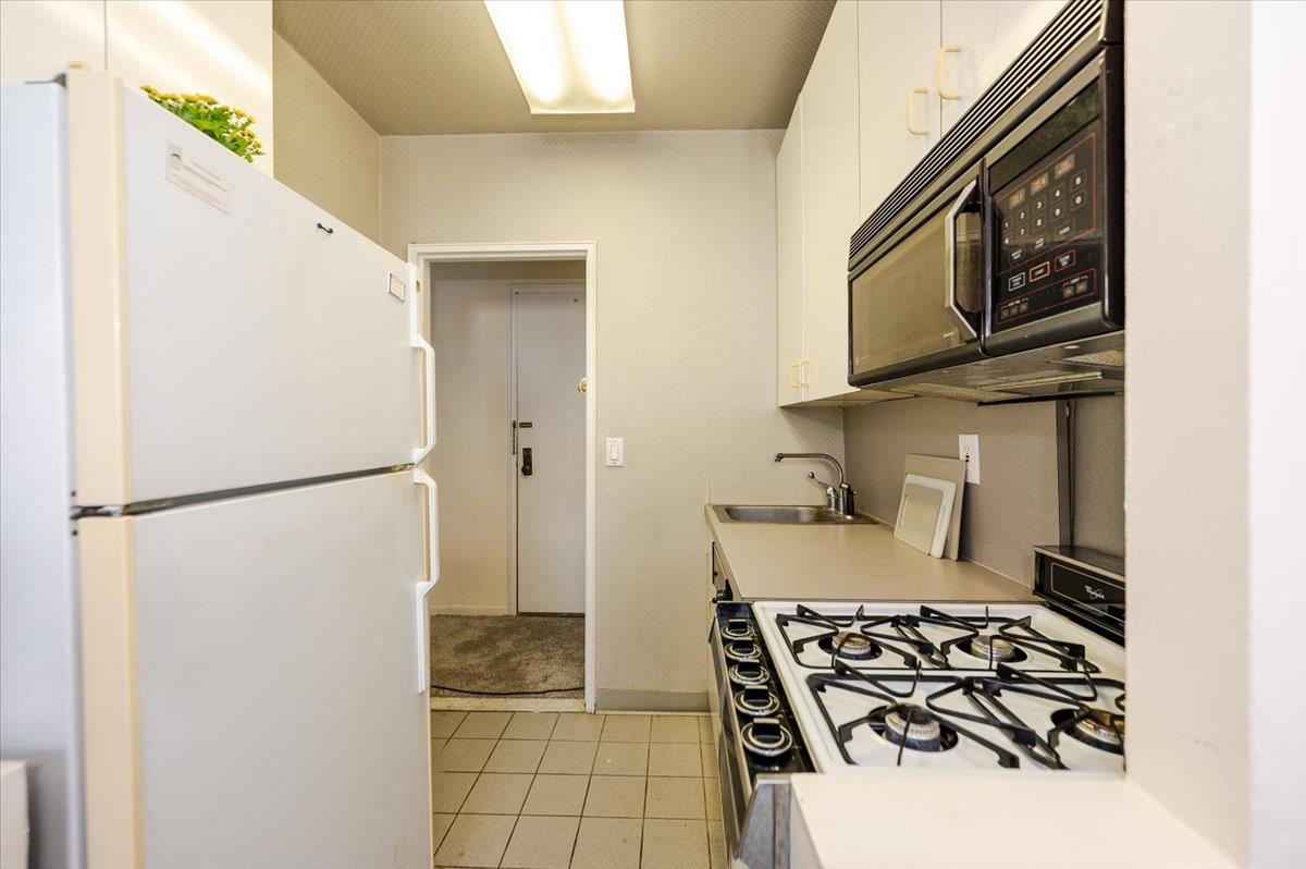 16 Main Street # 3Y, East Rockaway, NY 11518