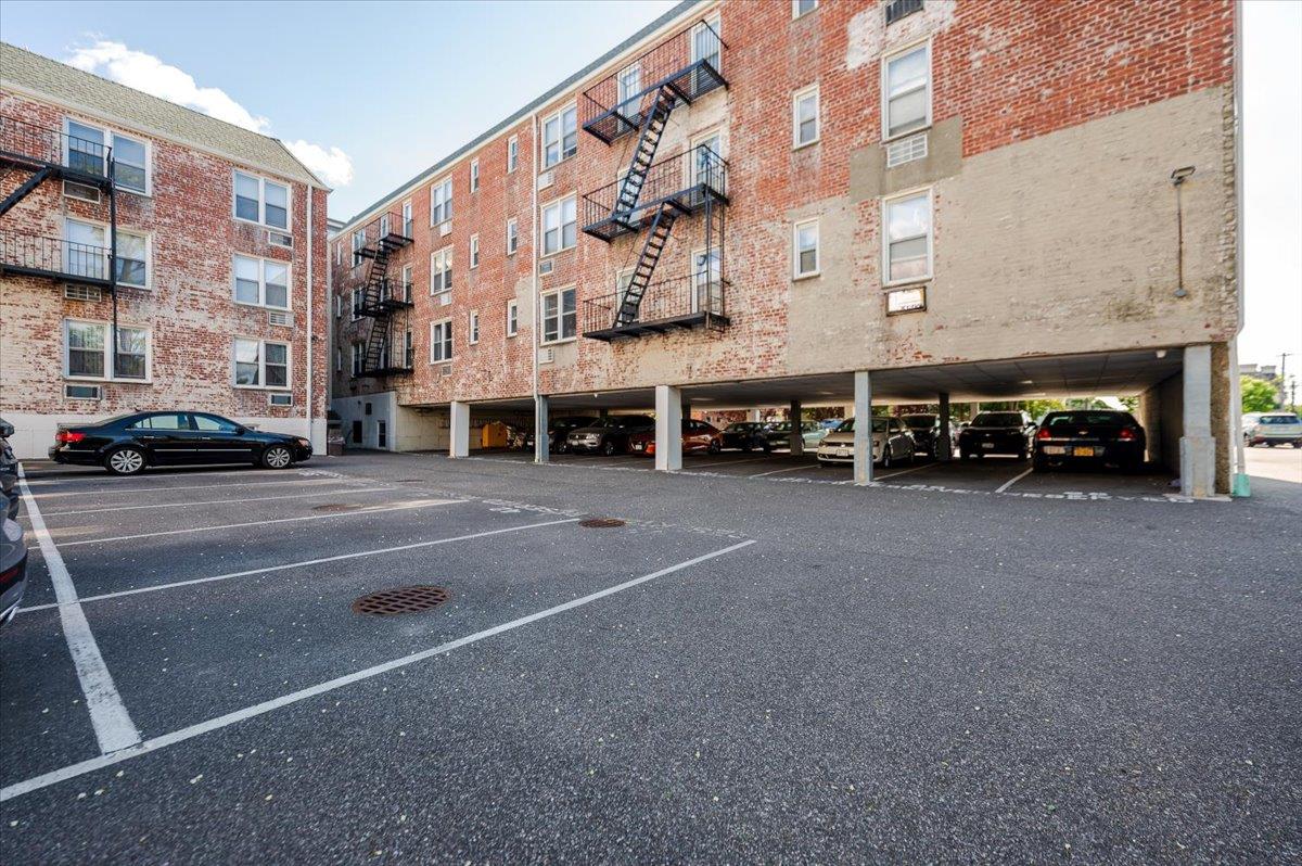 16 Main Street # 3Y, East Rockaway, NY 11518