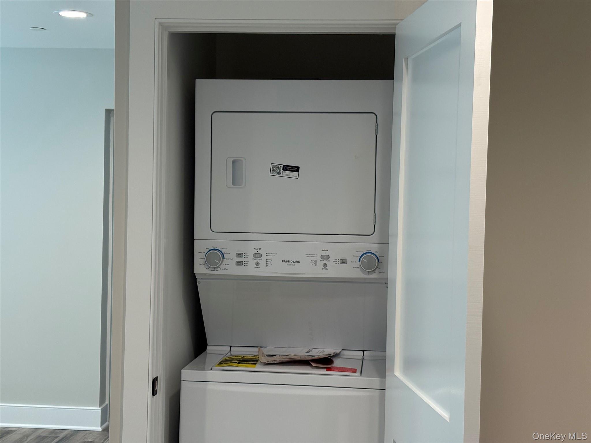 455 Sunrise Highway # #2B, West Babylon, NY 11704