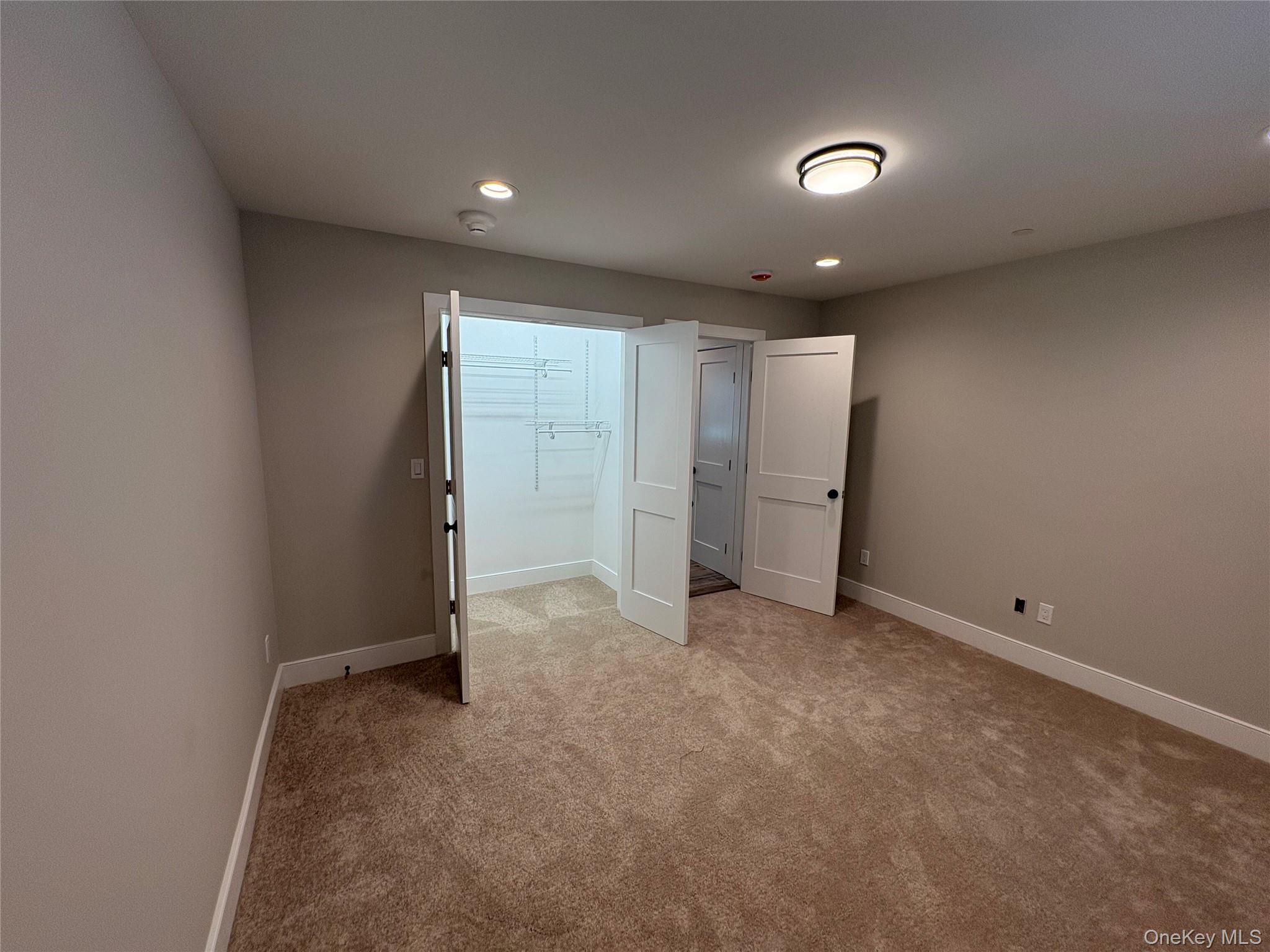 455 Sunrise Highway # #2B, West Babylon, NY 11704