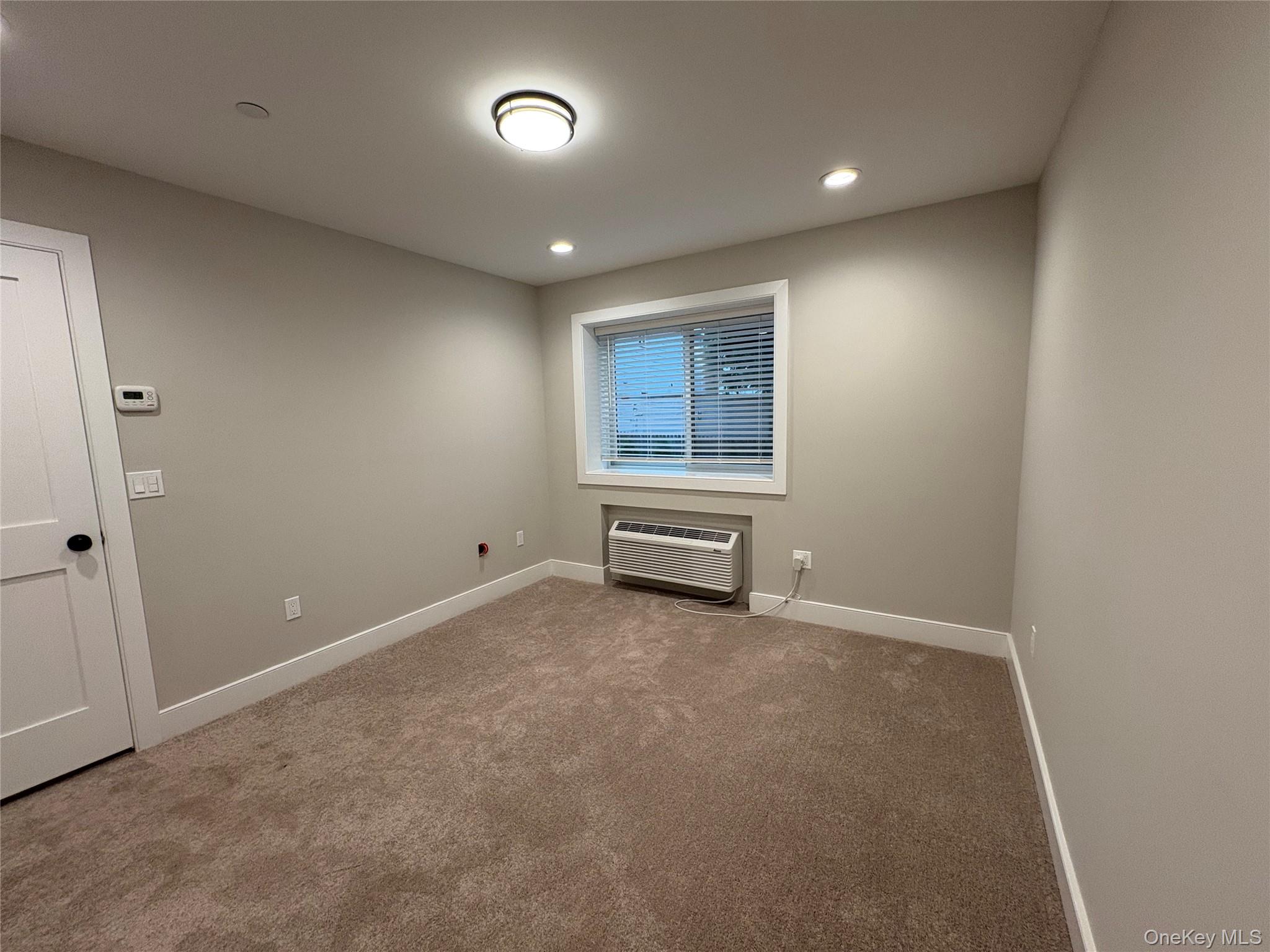 455 Sunrise Highway # #2B, West Babylon, NY 11704