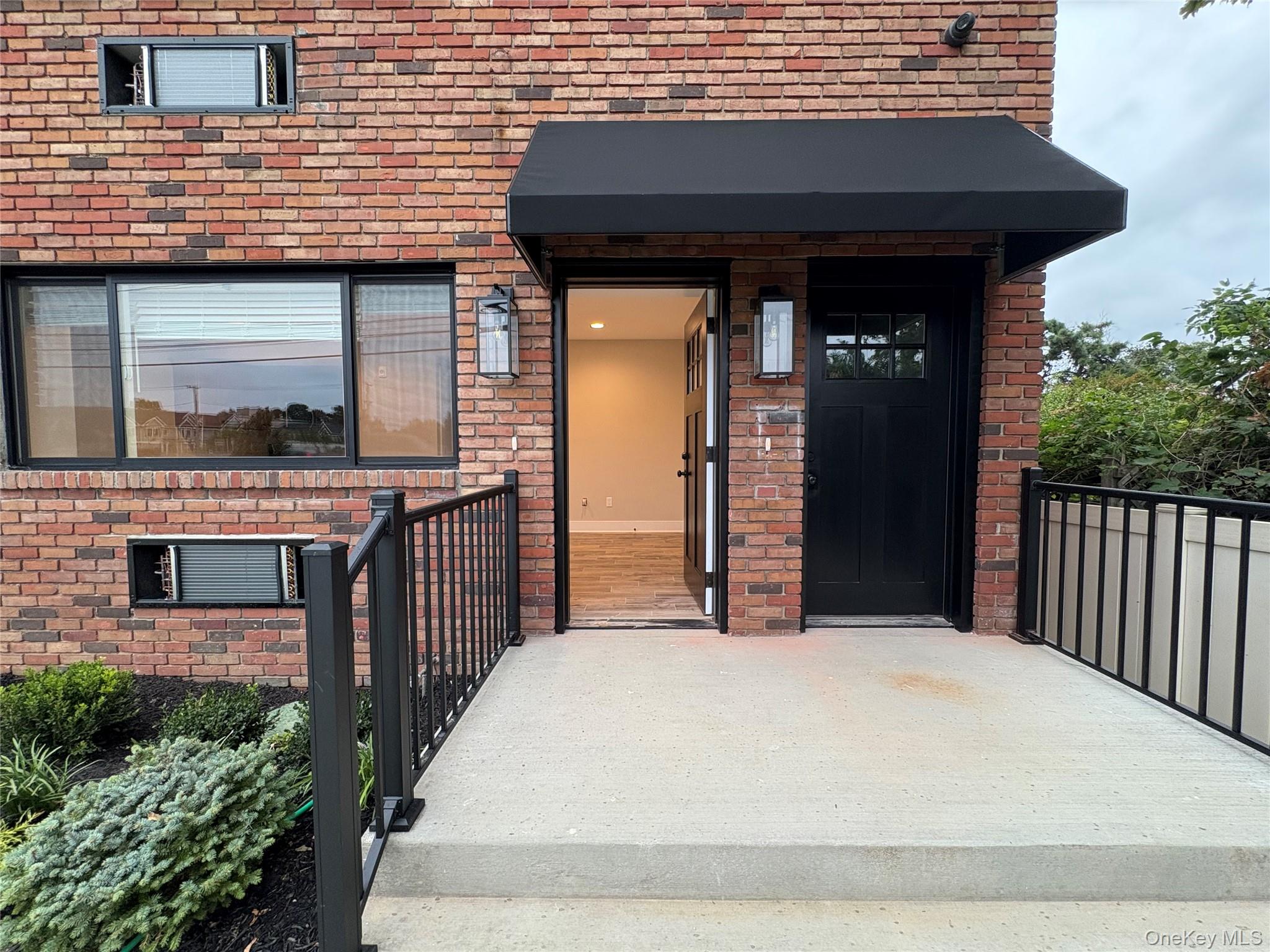 455 Sunrise Highway # #2B, West Babylon, NY 11704