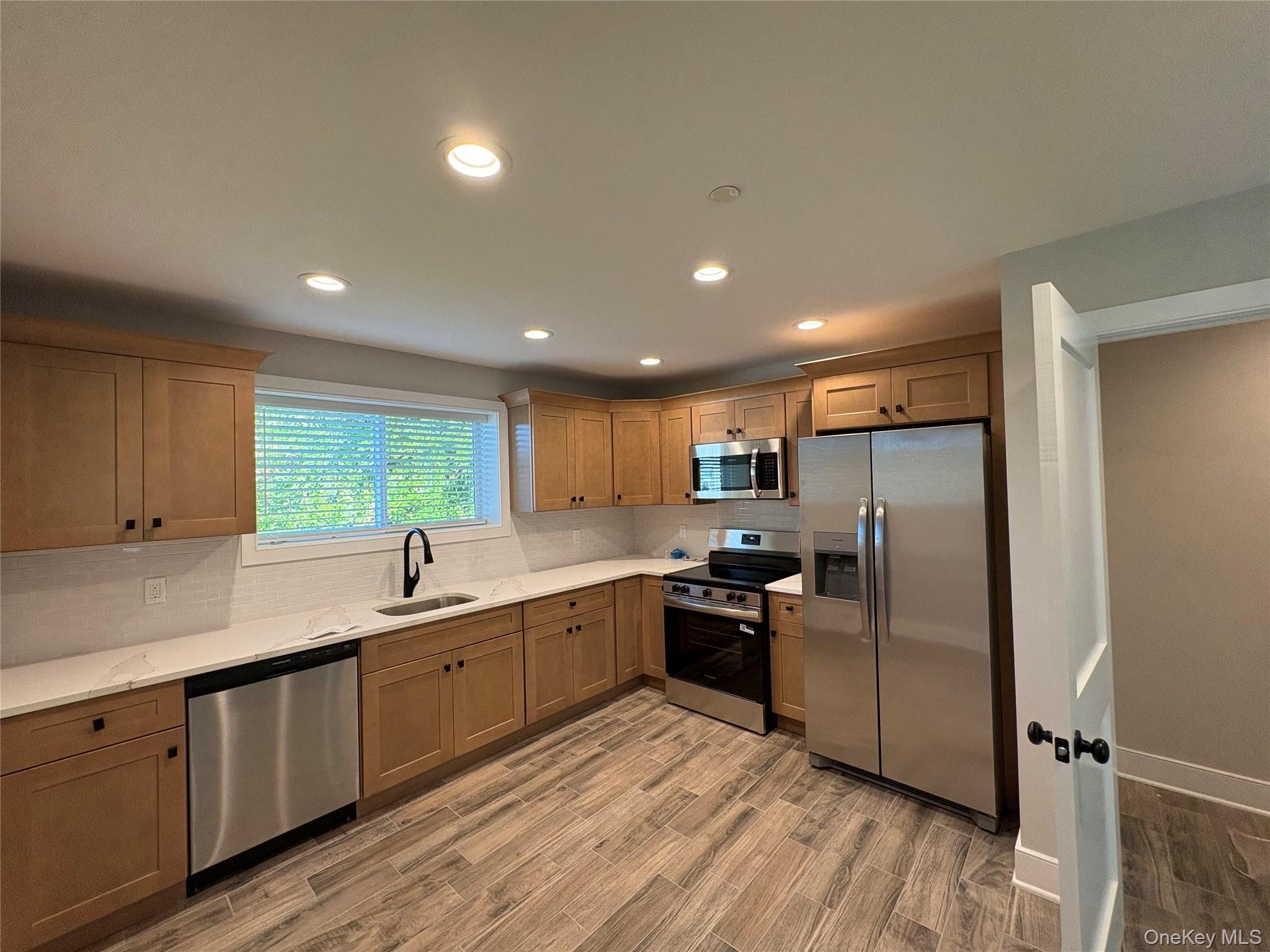 455 Sunrise Highway # #2B, West Babylon, NY 11704