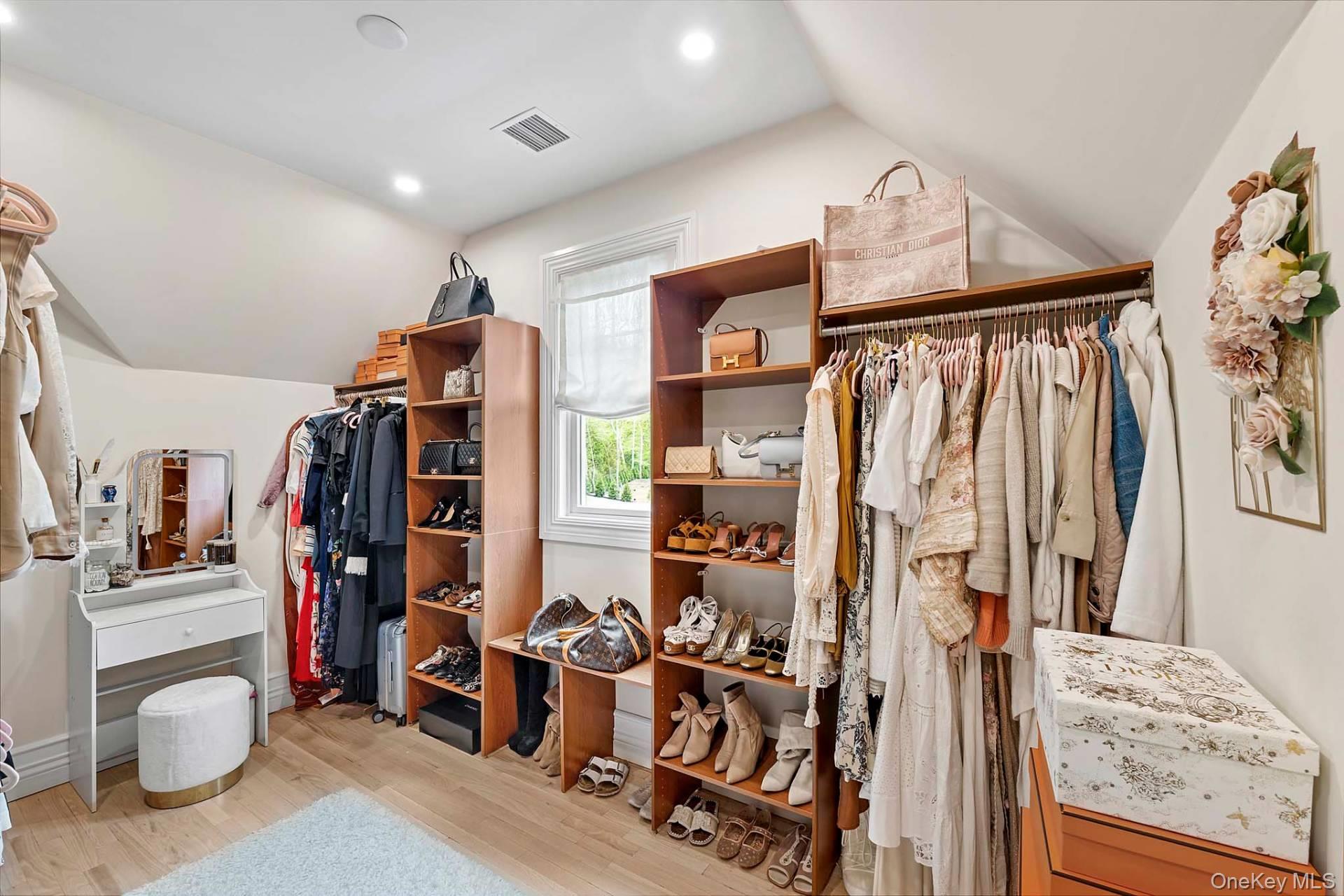 4 White Oak Lane, Southampton, NY 11968