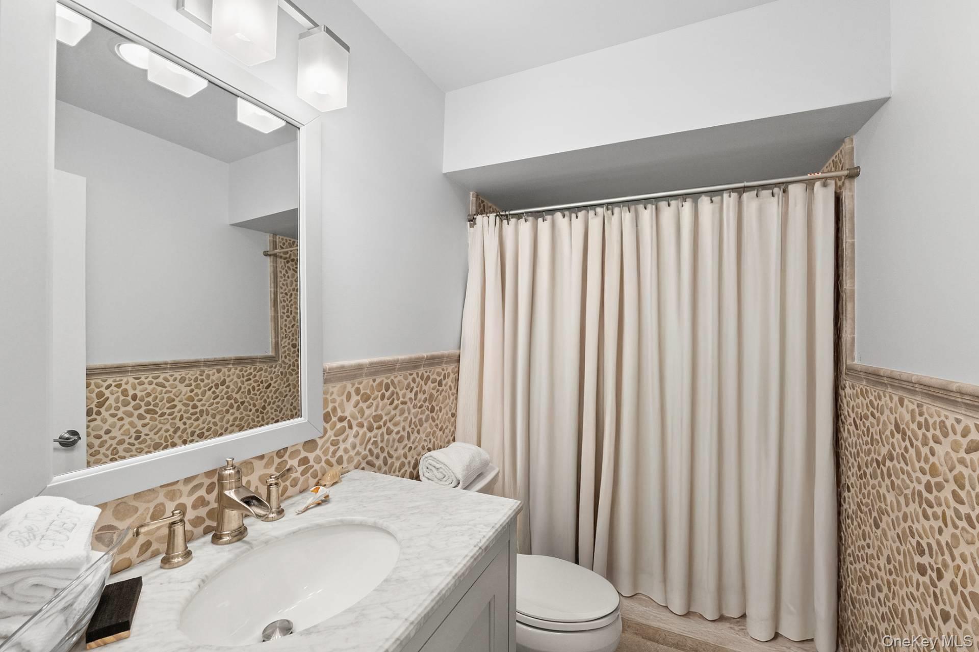 4 White Oak Lane, Southampton, NY 11968