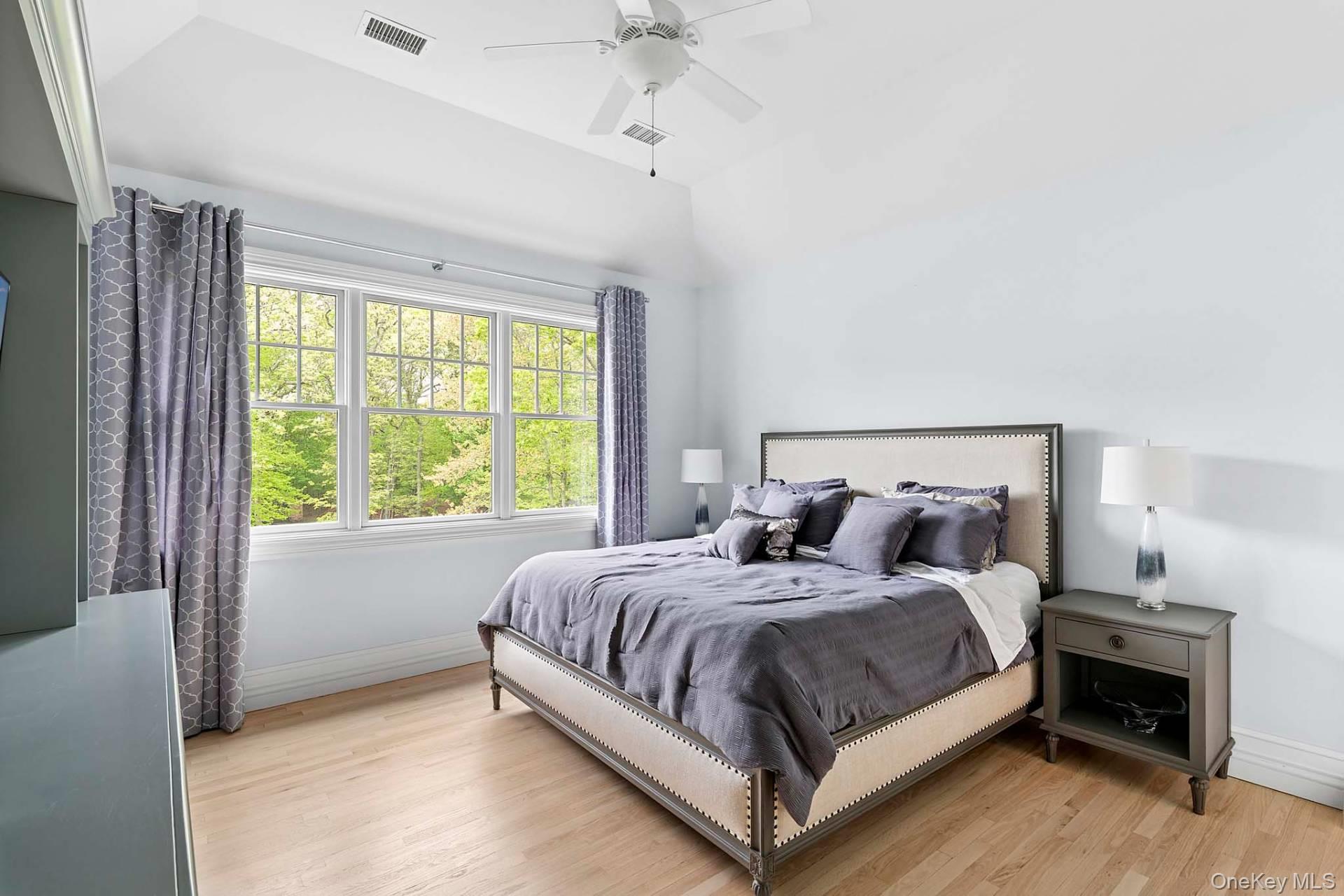 4 White Oak Lane, Southampton, NY 11968