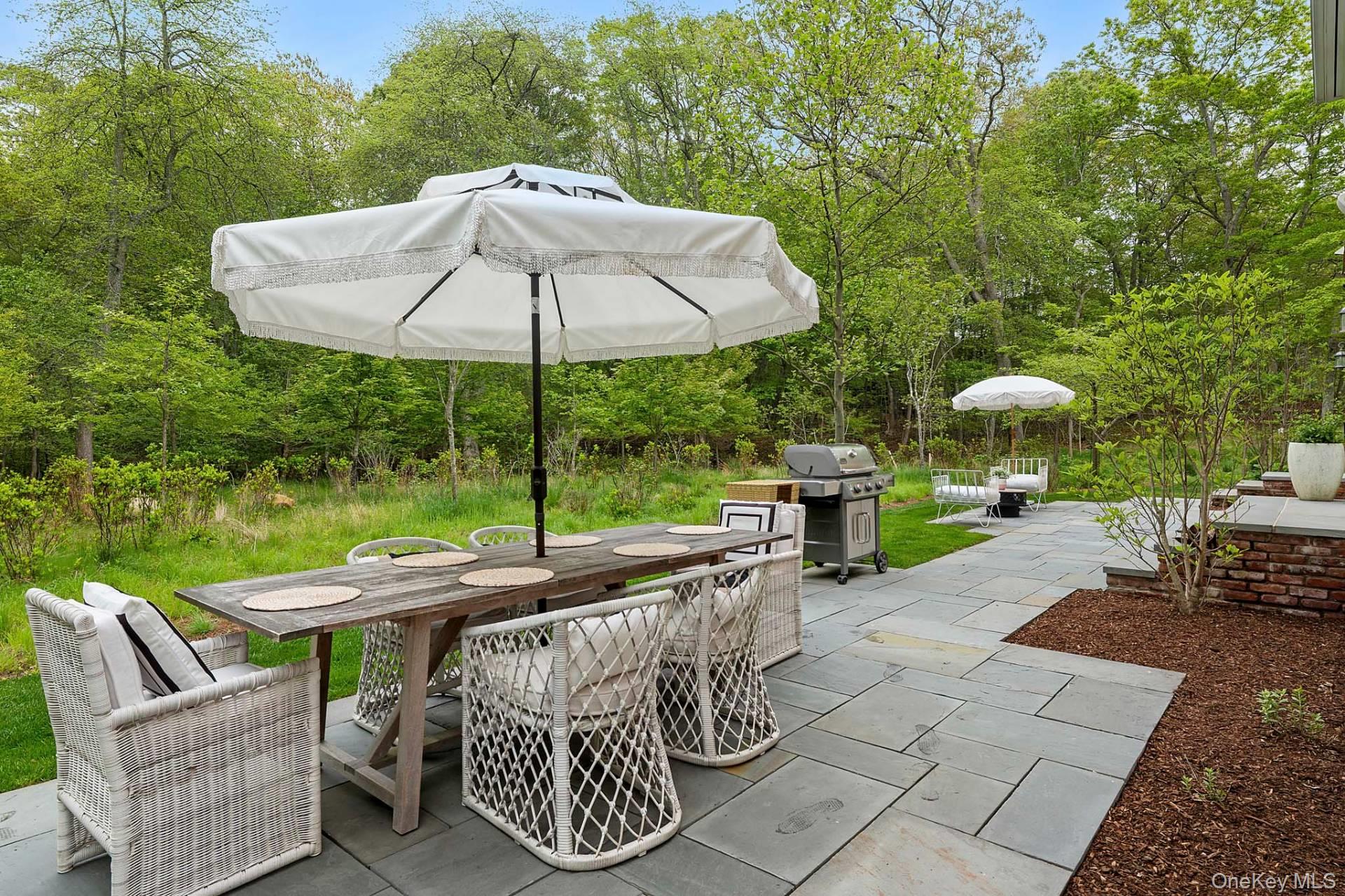 4 White Oak Lane, Southampton, NY 11968