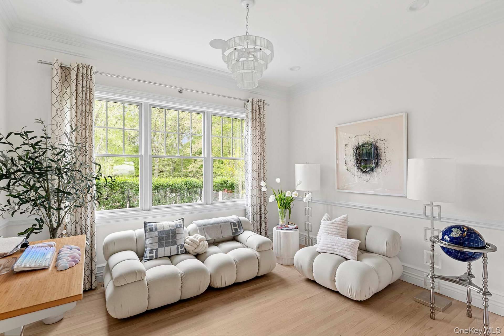 4 White Oak Lane, Southampton, NY 11968