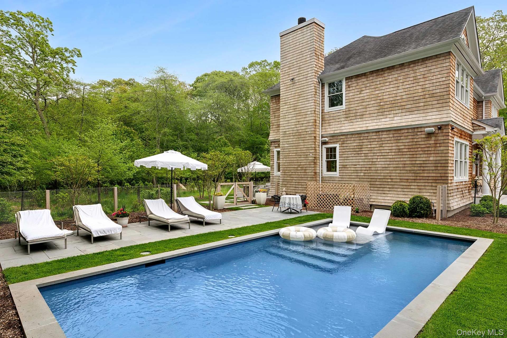 4 White Oak Lane, Southampton, NY 11968