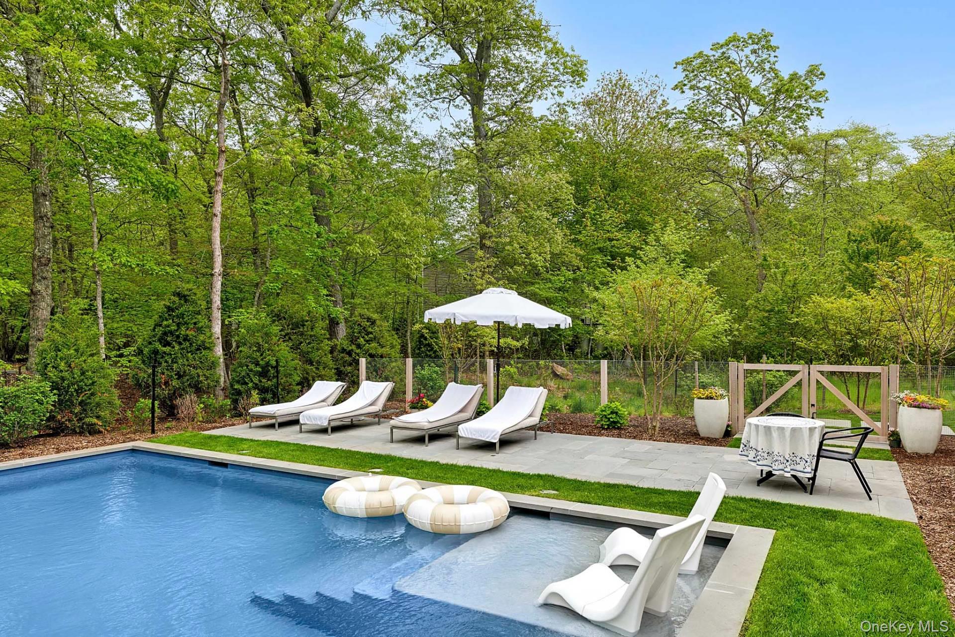 4 White Oak Lane, Southampton, NY 11968