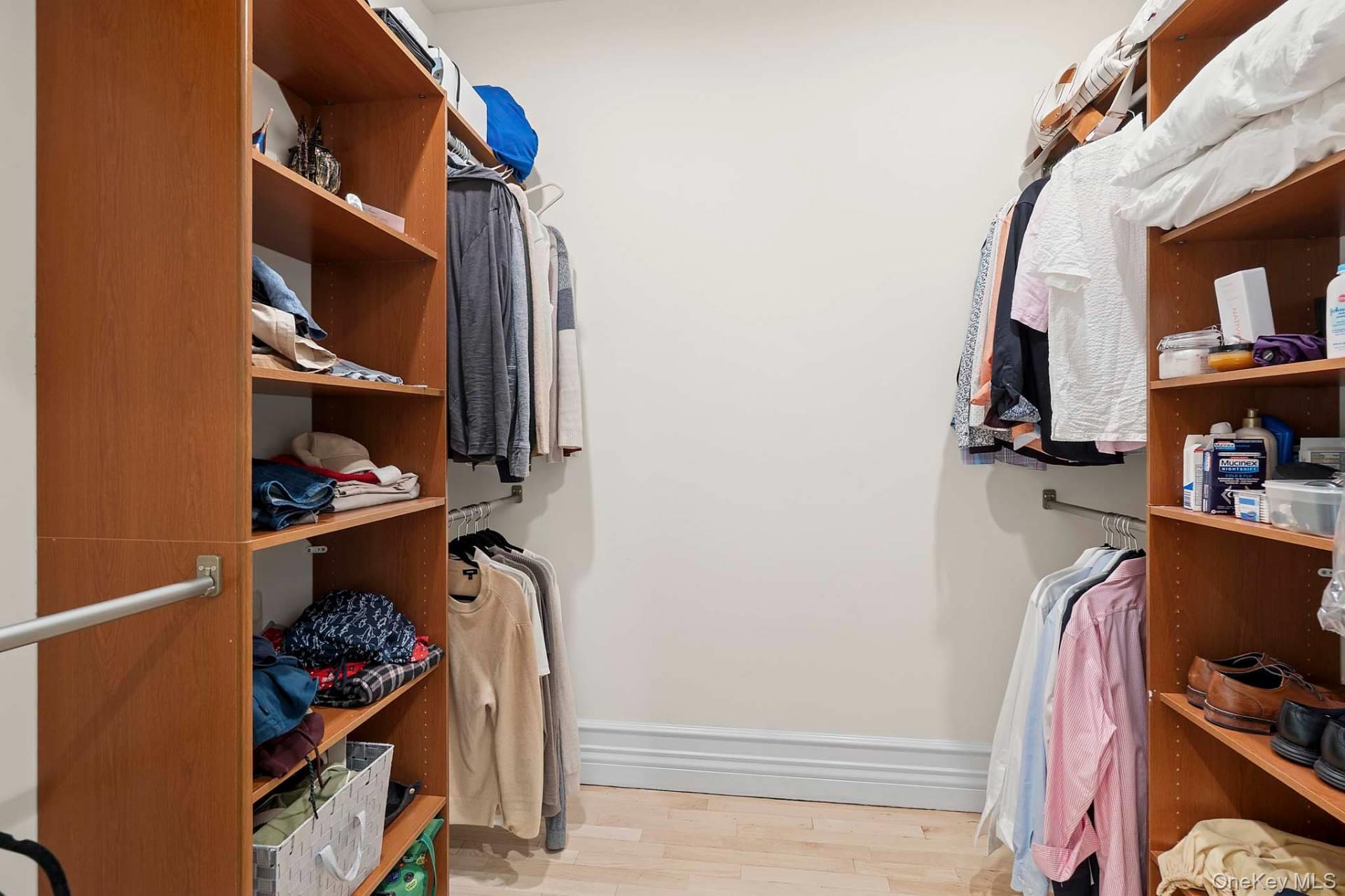 4 White Oak Lane, Southampton, NY 11968