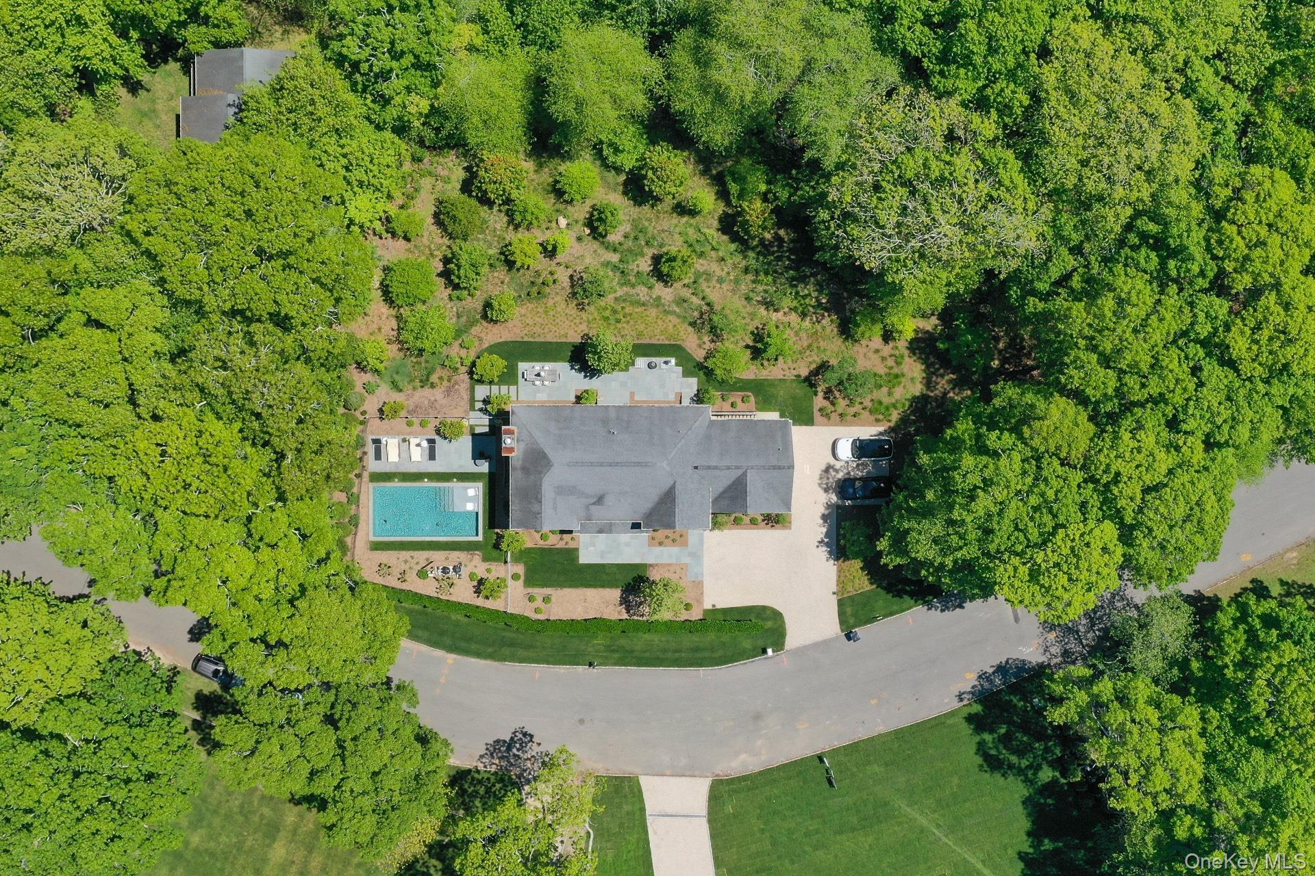 4 White Oak Lane, Southampton, NY 11968